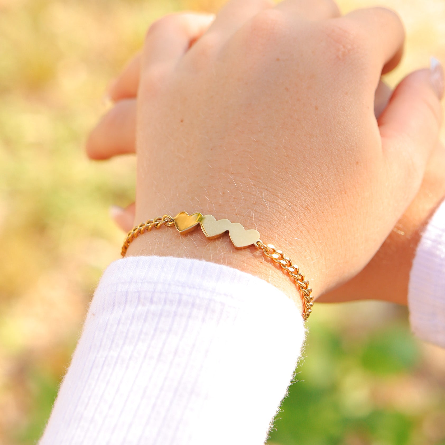 18K Gold PVD Stainless Steel Engravable 3 Hearts on Curb Chain Bracelet / SBB0367、mySite、dreamappss