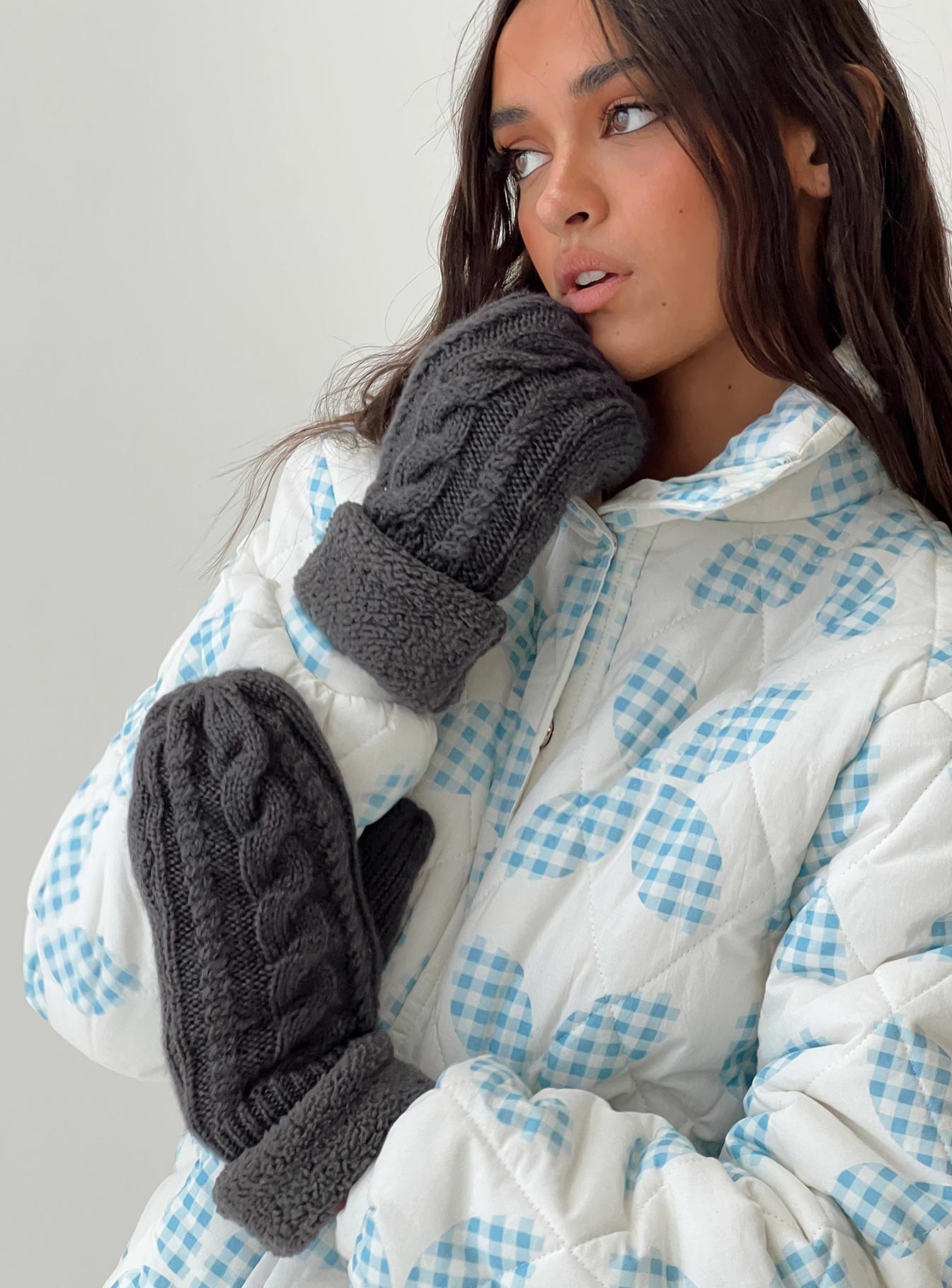 Charel Mittens Charcoal、mySite、solidvoid