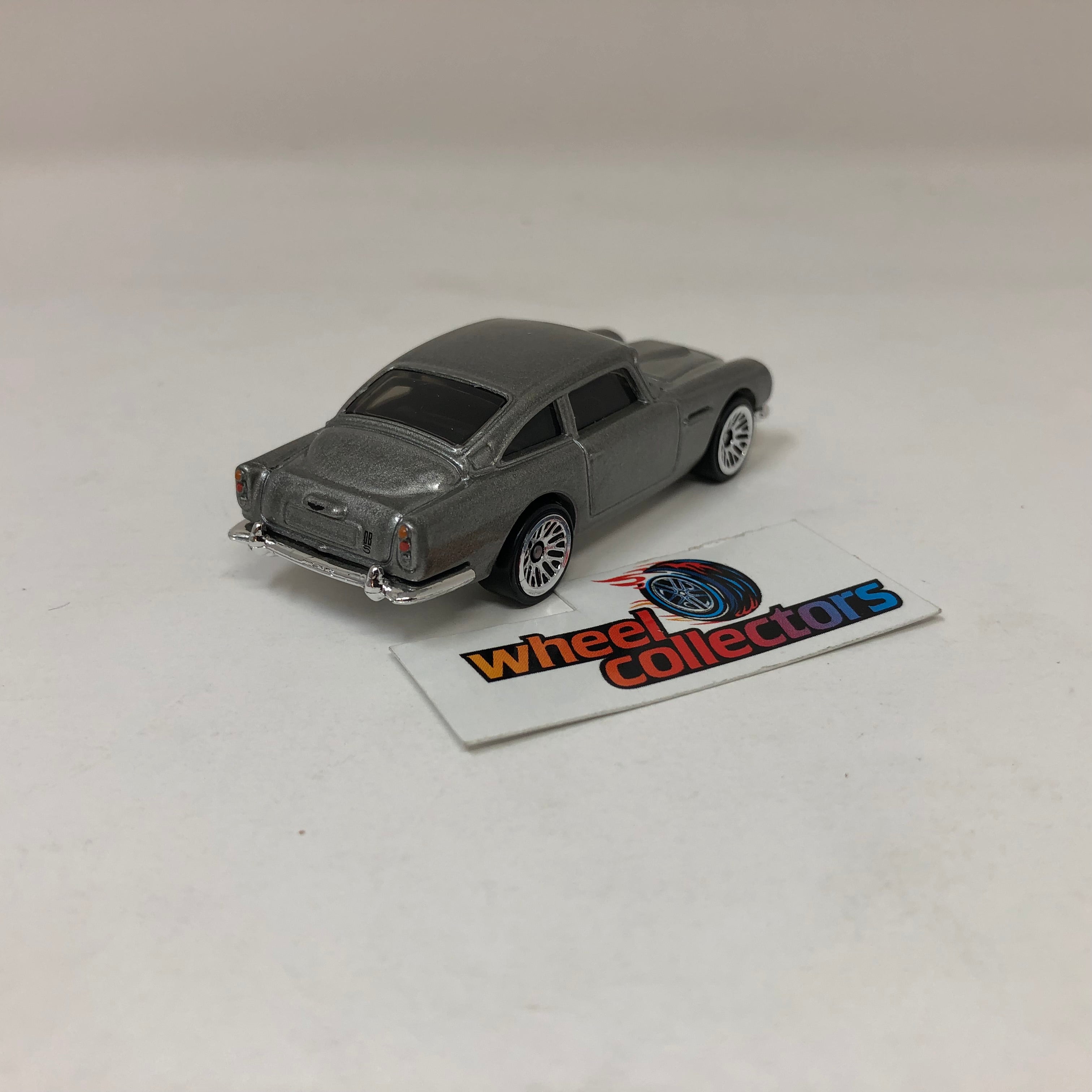 1963 Aston Martin DBS Fast & Furious * Hot Wheels Loose 1:64 Scale Model、mySite、hgirdovlk