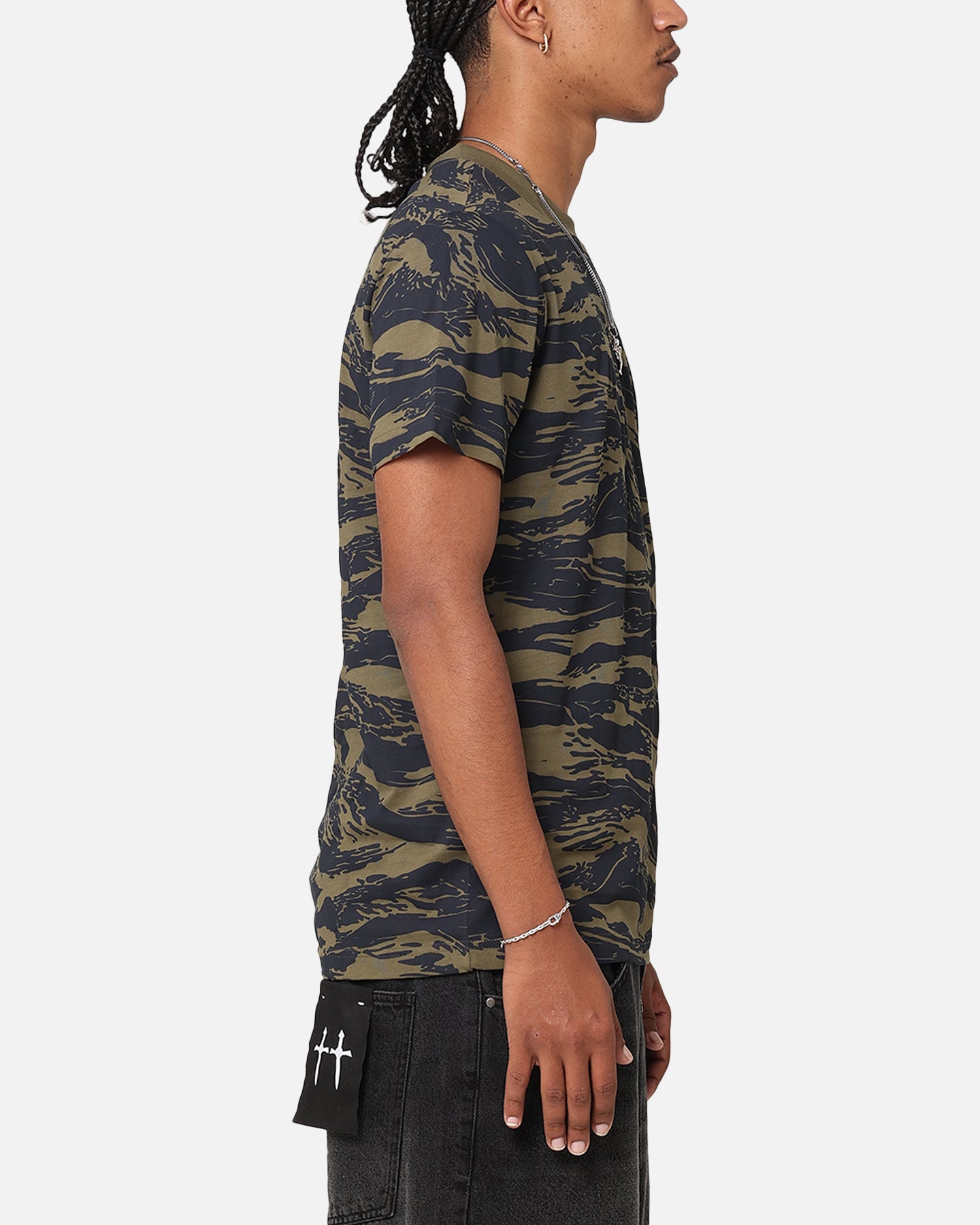 {product_title} - {shop_name}