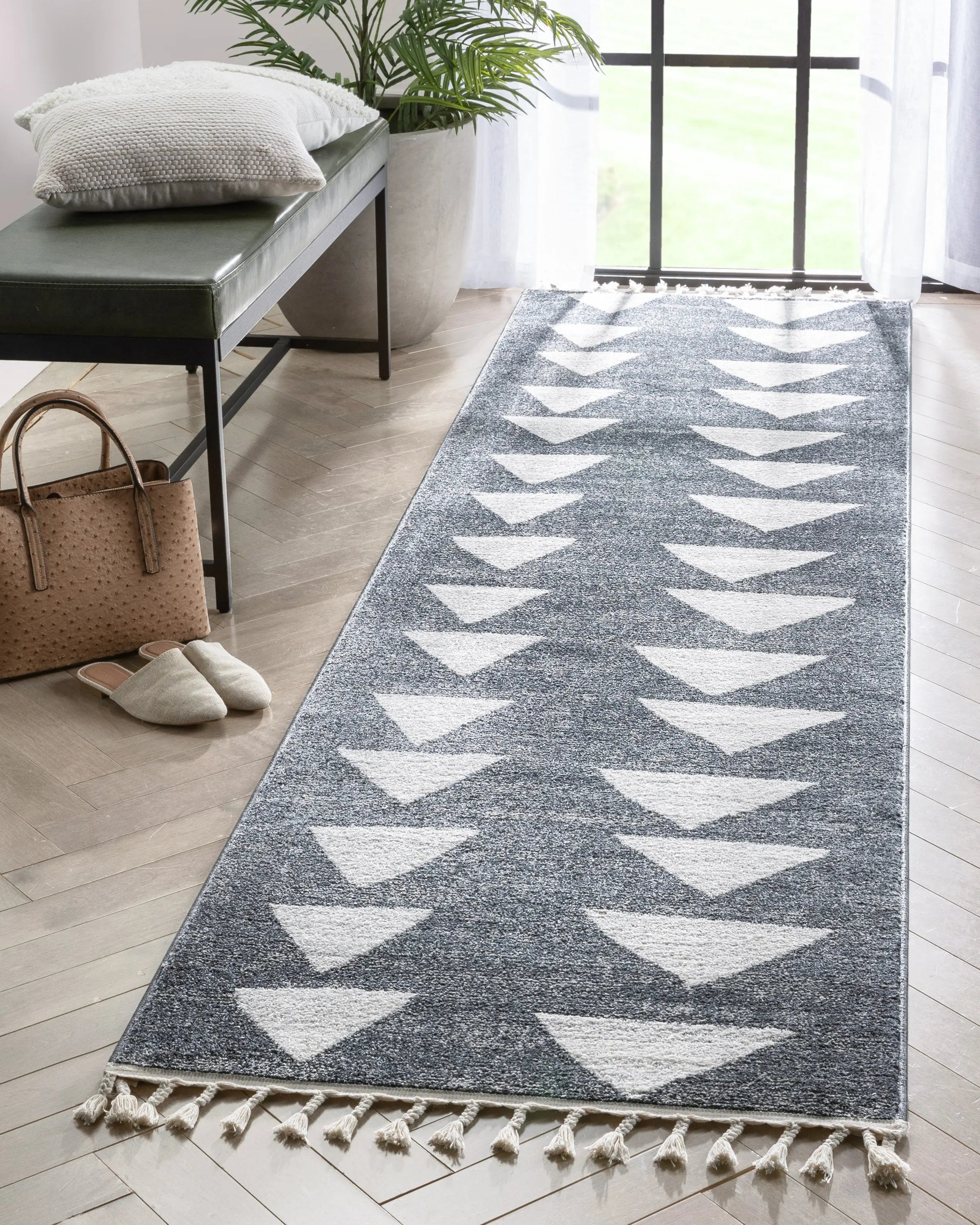 Triangles Modern Geometric Pattern Grey Kids Rug、mySite、gigharbornorthrealestate