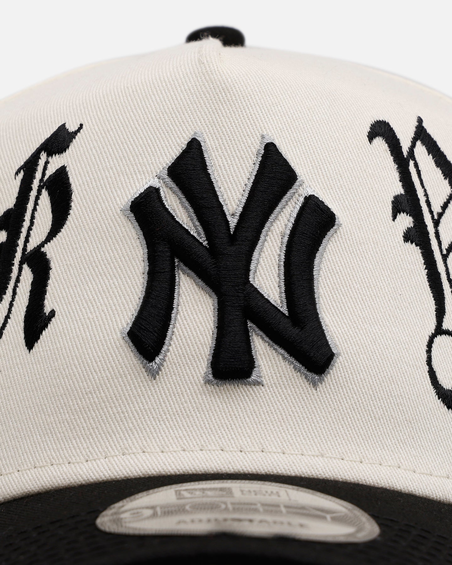 New Era New York Yankees 'Gothic Script Two Tone' 9FORTY A-Frame Snapback Chrome/Black、mySite、zt4zffjzw