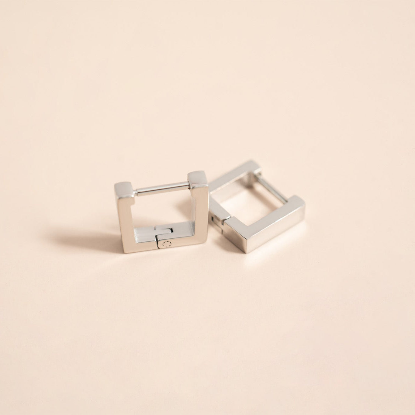 18K Gold PVD Stainless Steel Square Huggie Earrings / ERJ0053、mySite、dreamappss