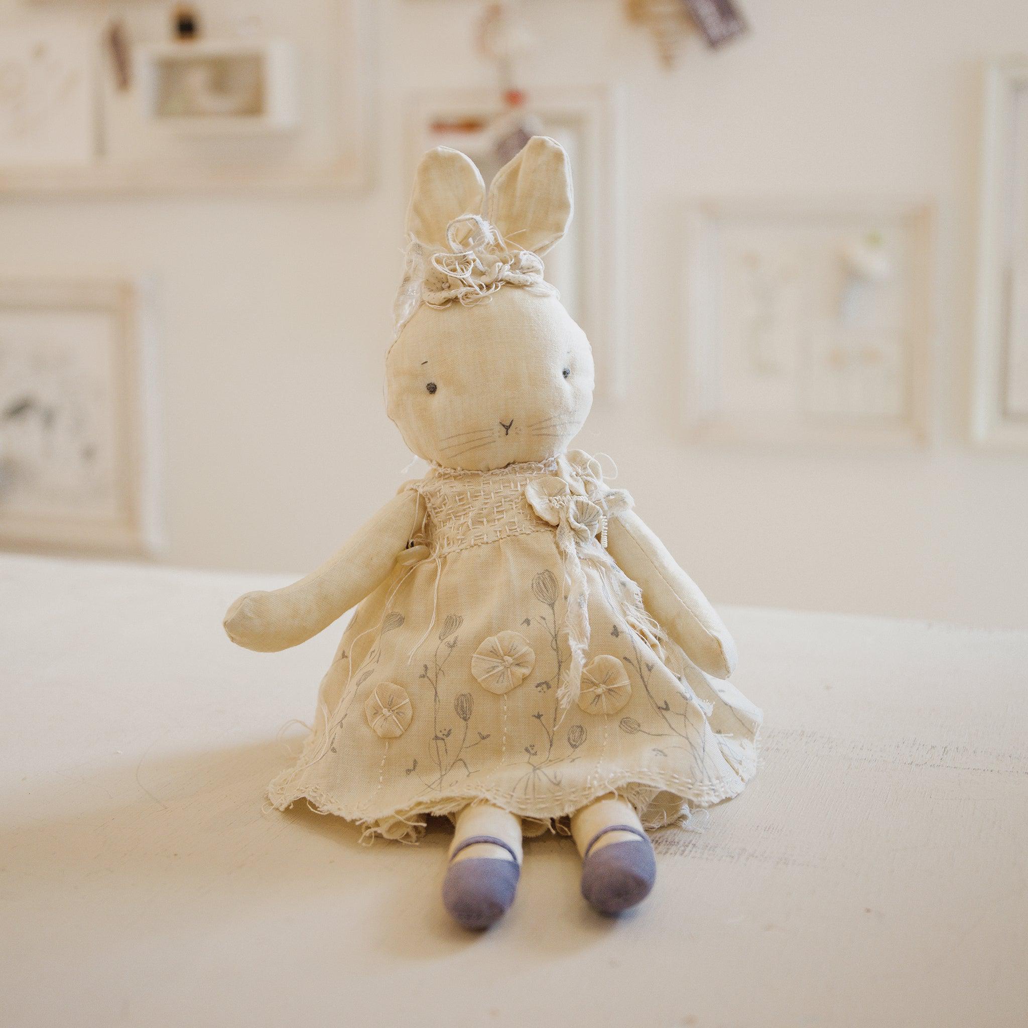 RETIRED - Hutch Studio Original - Tula Tumbleweed - Hand-Crafted Cotton & Knit Bunny、mySite、g9winljtr