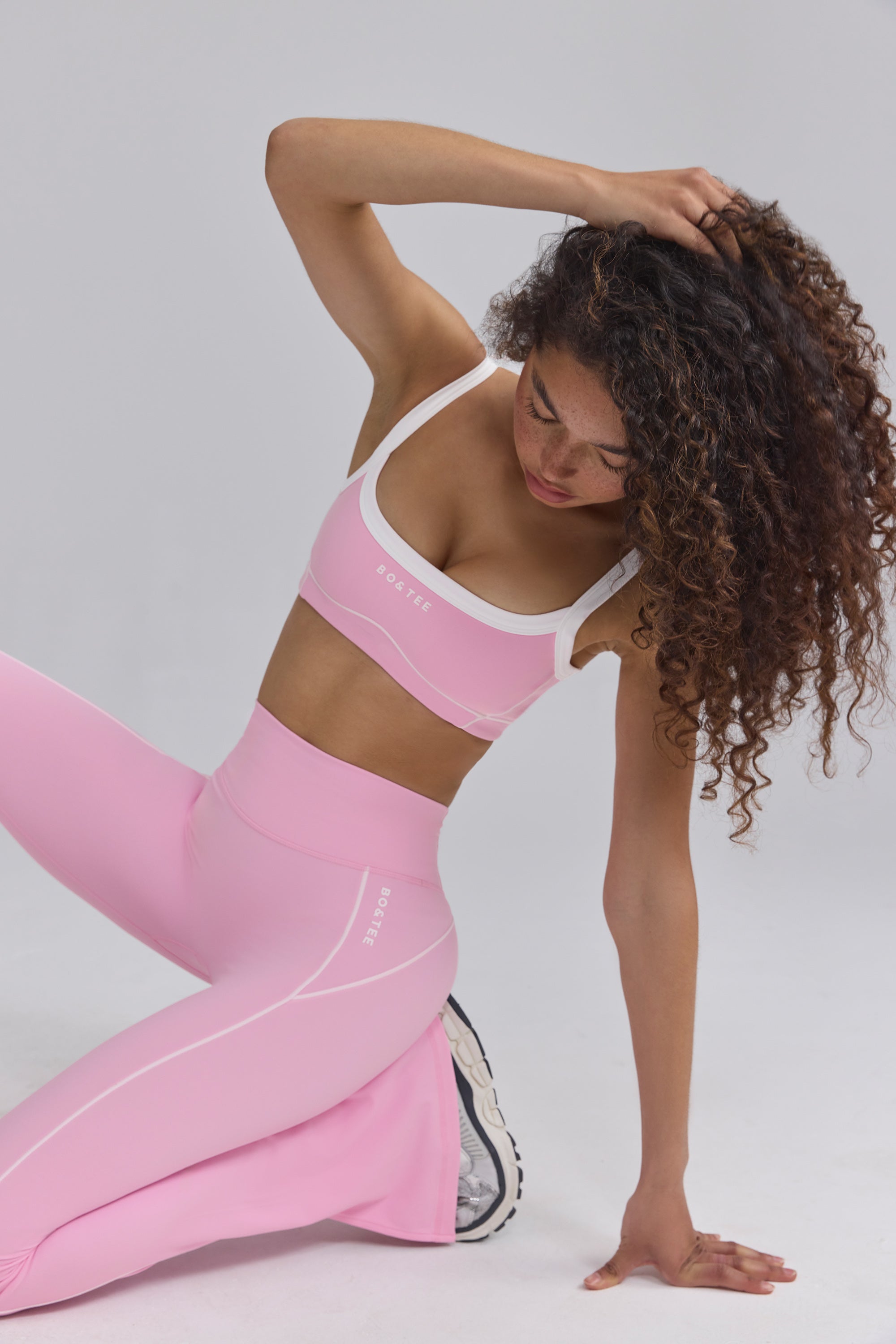 Soft Active Contrast-Trim Sports Bra in Baby Pink、mySite、solidvoid