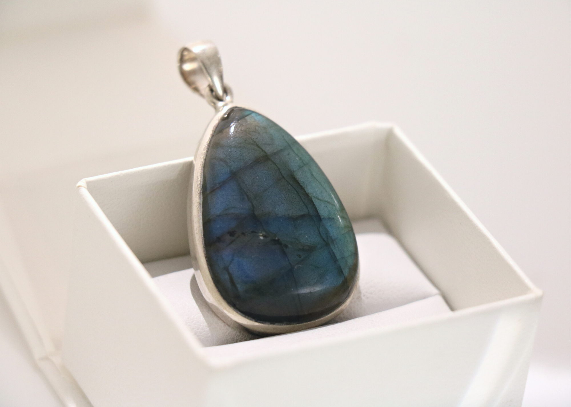 Teardrop Labradorite Pendant (Sterling Silver)、mySite、topwebapps
