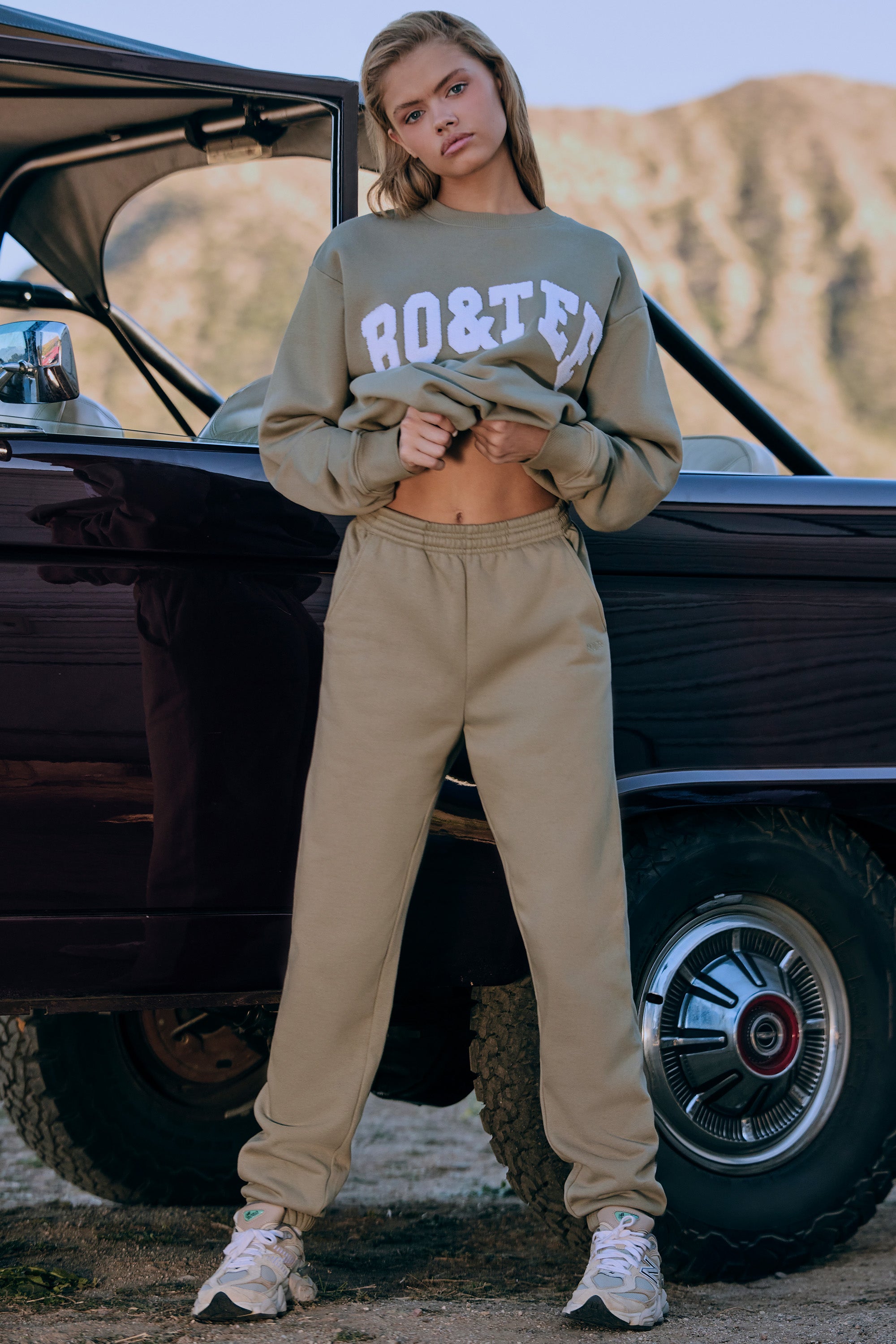 Mid-Rise Joggers in Soft Olive、mySite、solidvoid