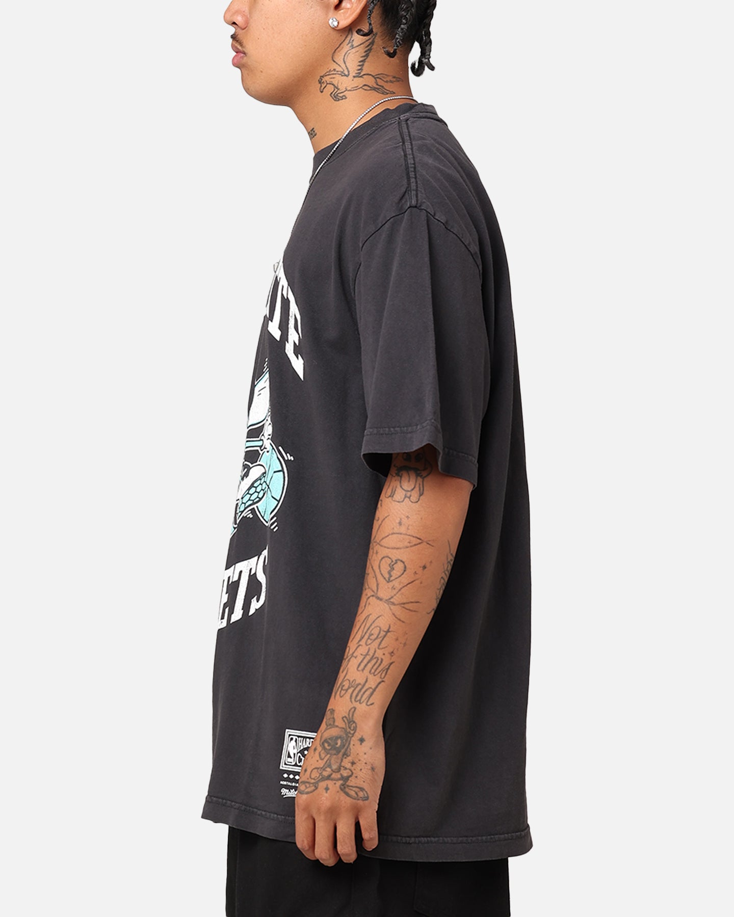 Mitchell & Ness Charlotte Hornets Ice Blue Logo T-Shirt Faded Black、mySite、zt4zffjzw