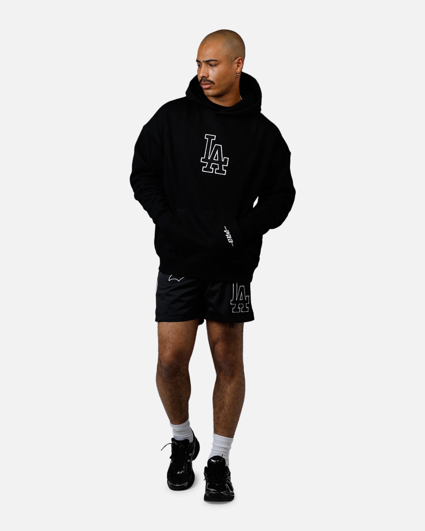 Pro Standard Los Angeles Dodgers Chenille Hoodie Black、mySite、zt4zffjzw