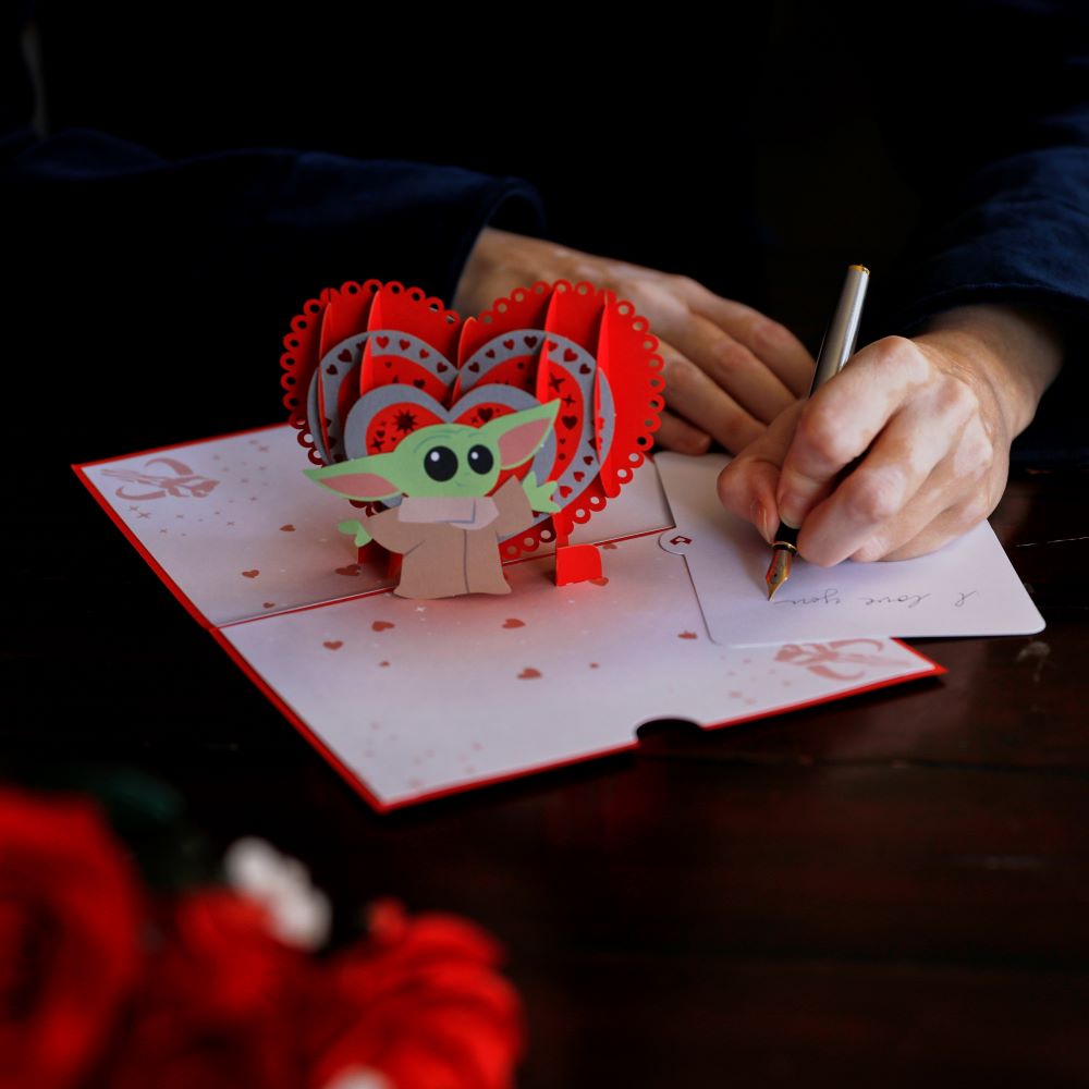 Star Wars™ The Mandalorian™ The Child: Valentine's Way Pop-Up Card、mySite、solidvoid