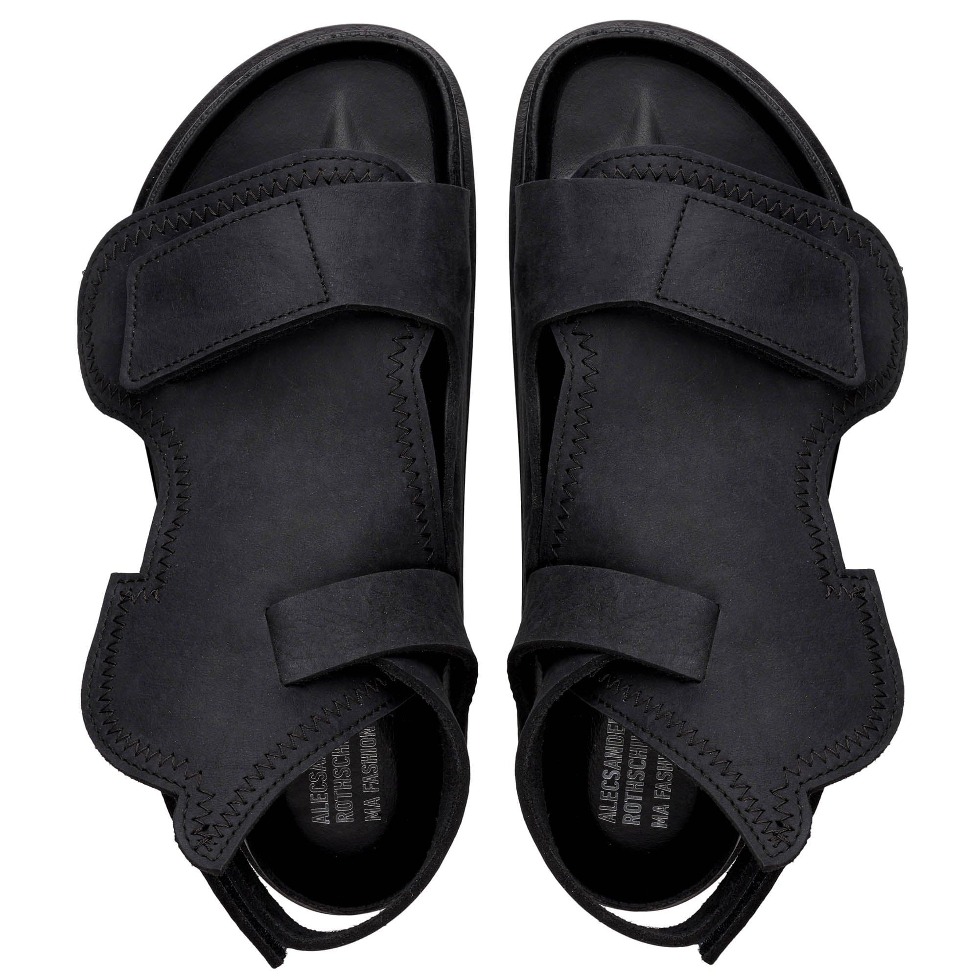 Bukarest by Alecsander Rothschild、mySite、gtrtttuynbv