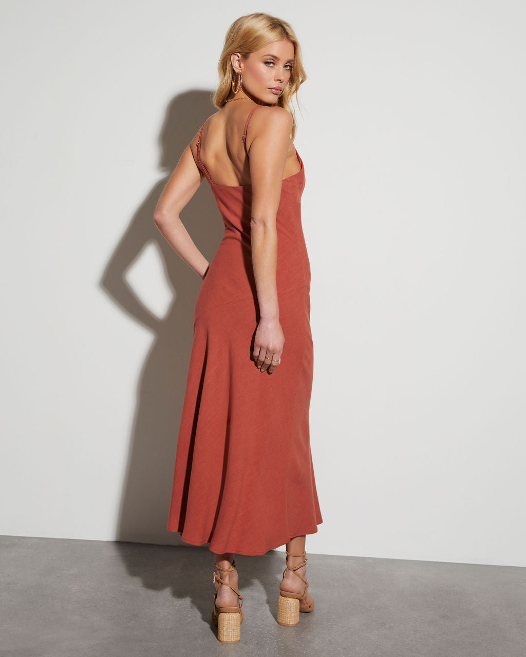 {product_title} - {shop_name}