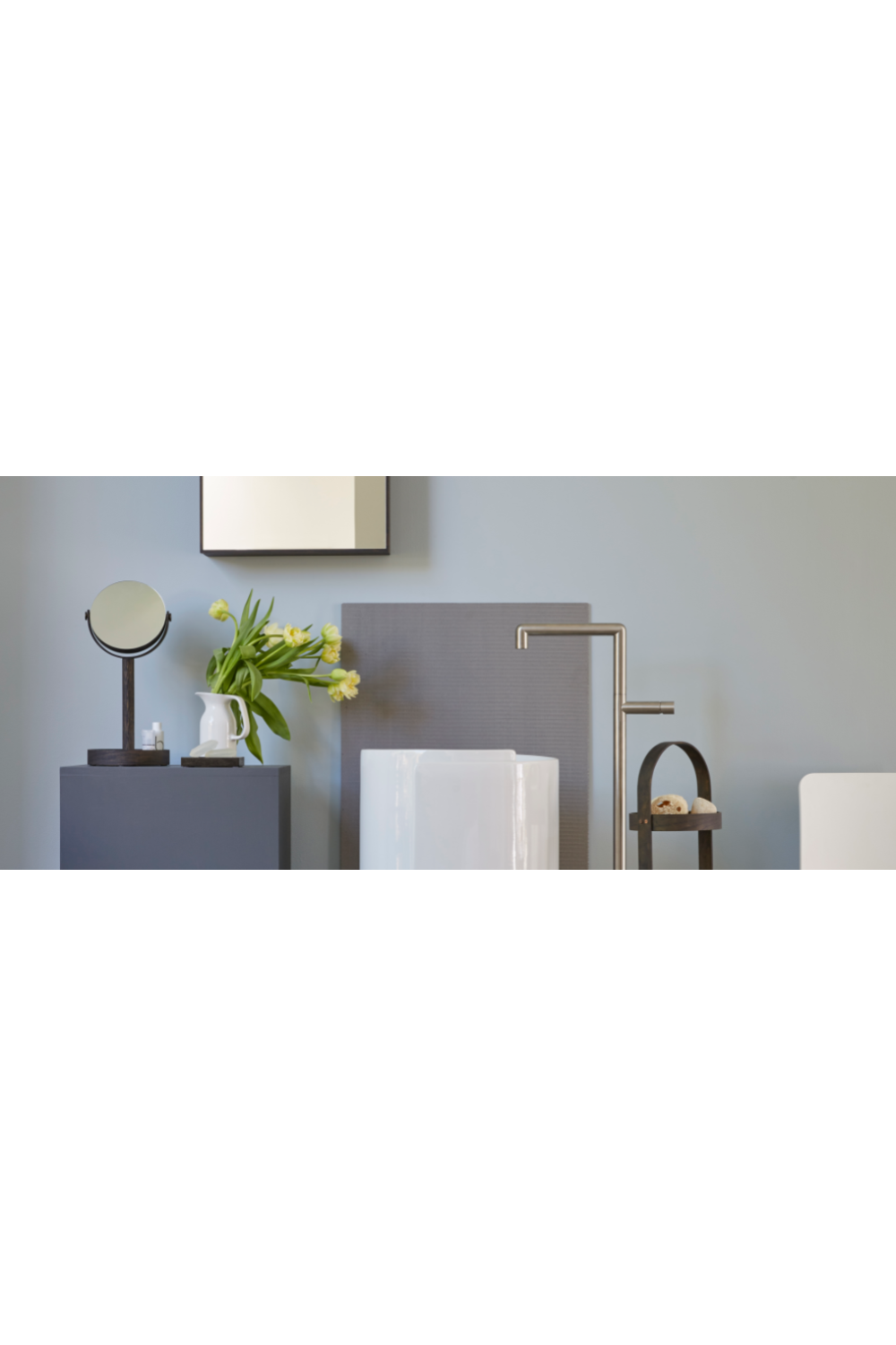 Oak Double Face Mirror with Storage Tray | Wireworks Close-up、mySite、neckold