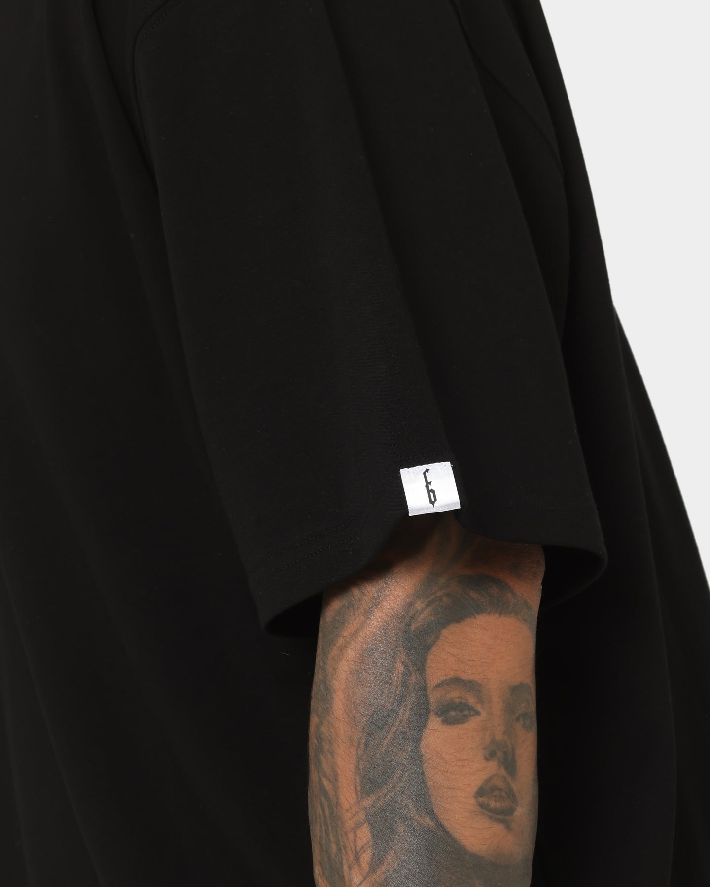 {product_title} - {shop_name}