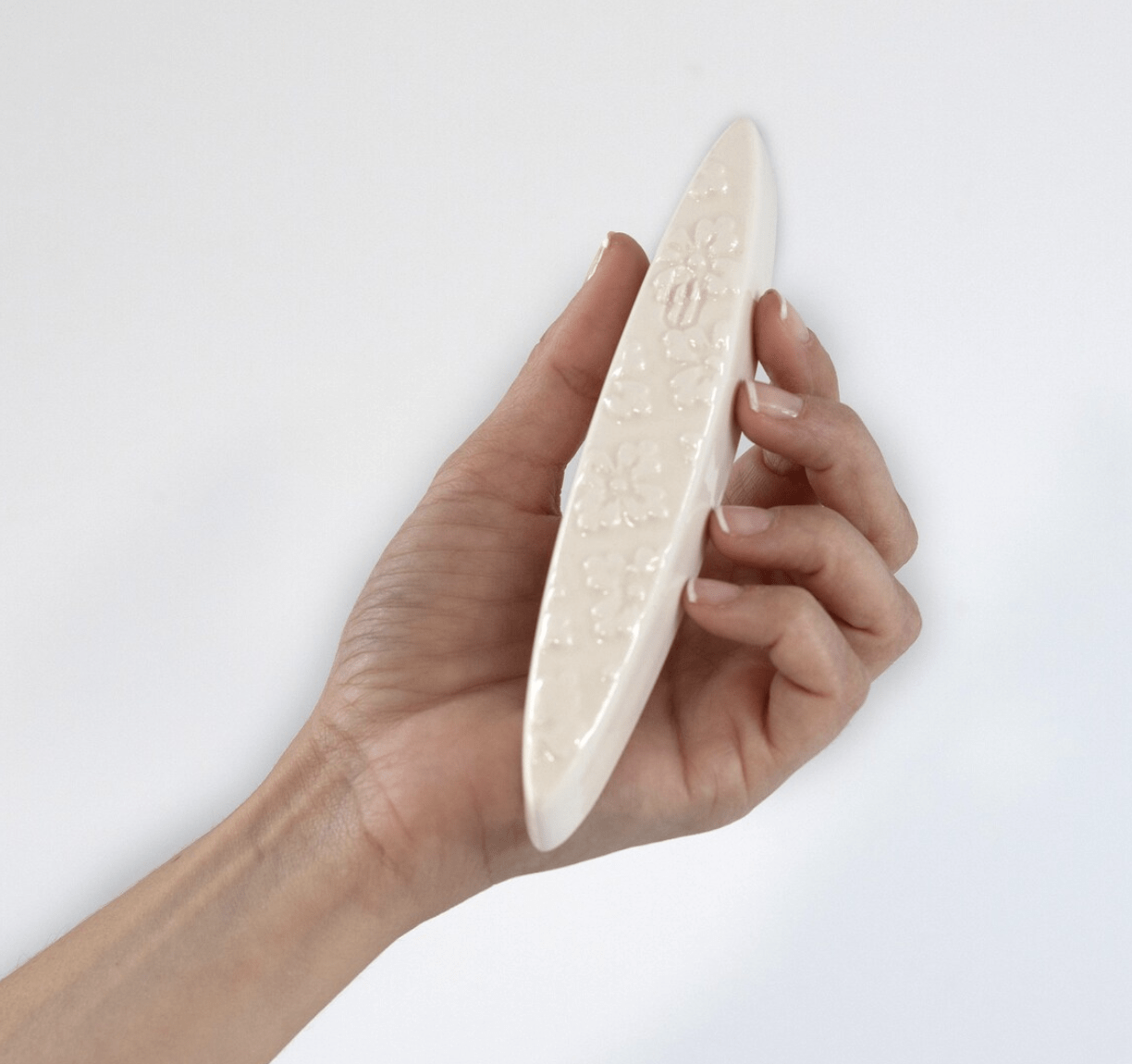 White Floral Ceramic Mezuzah Case by Mickala Design、mySite、topwebapps