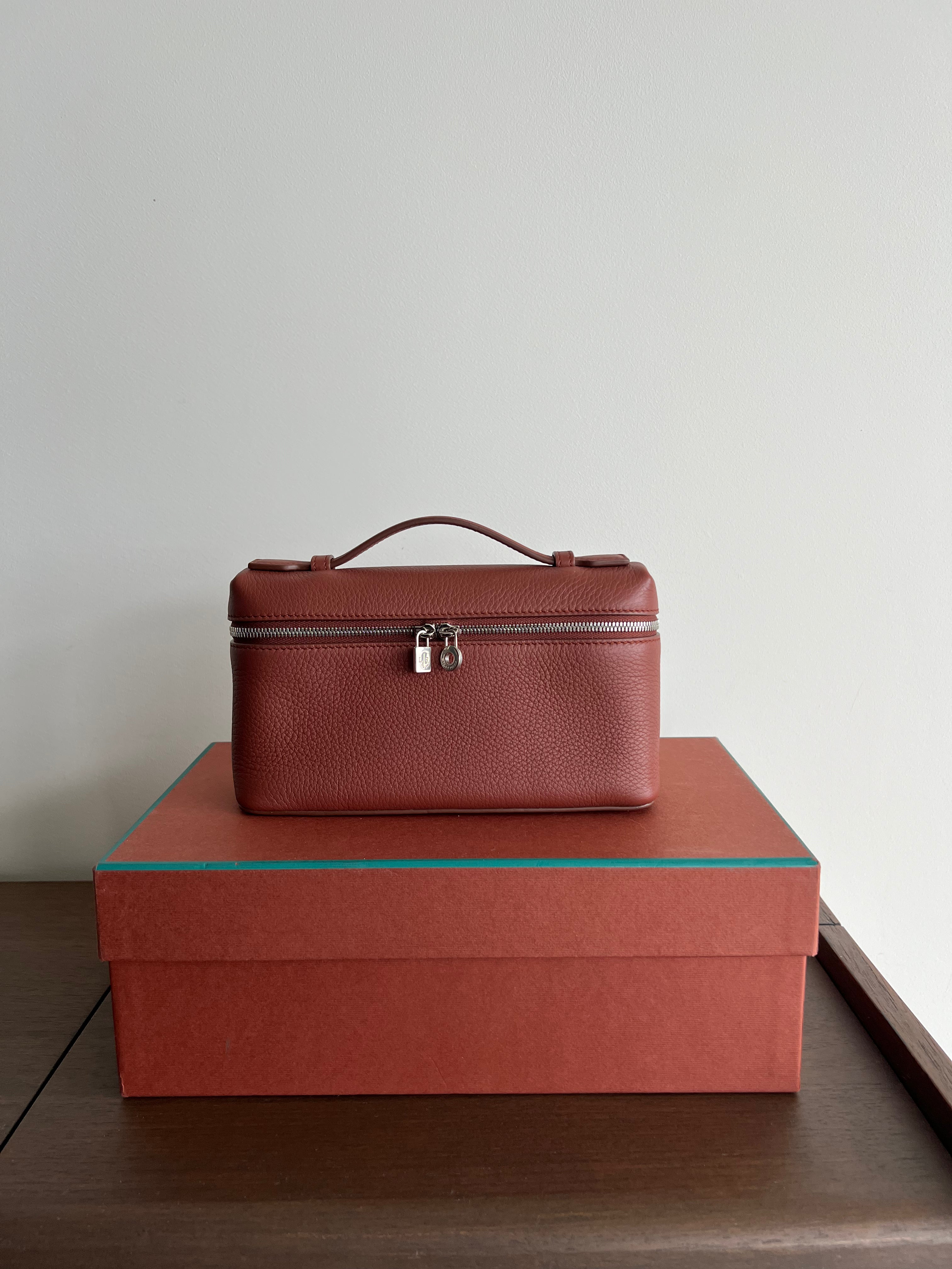 Loro Piana Extra Pocket Pouch L19 (Kummel)、mySite、garminoutage.com