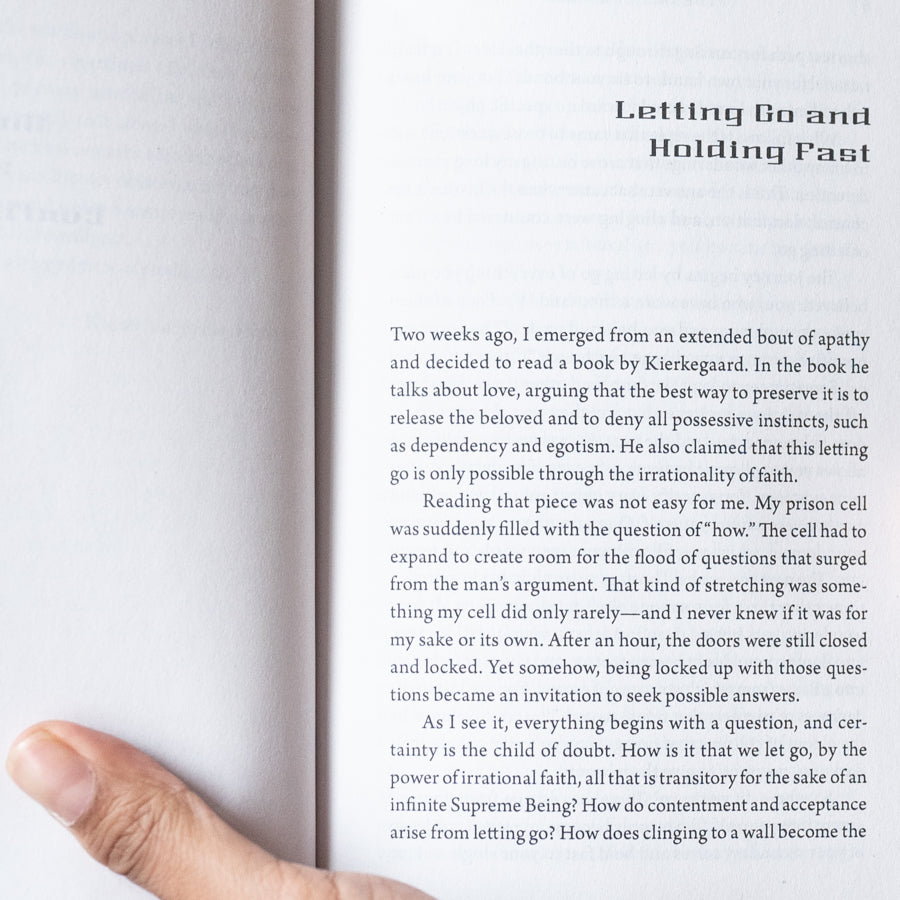 The Tale of a Wall: Reflections on Hope and Freedom PB、mySite、topwebapps