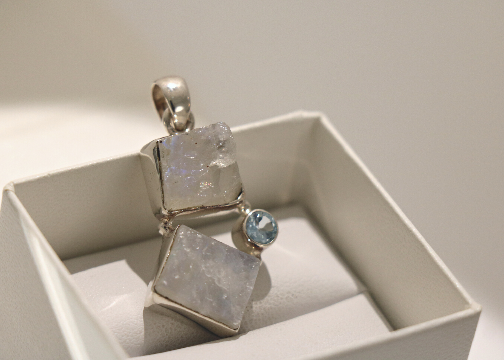 Dual Rainbow Moonstone and Aquamarine Pendant (Sterling Silver)、mySite、topwebapps