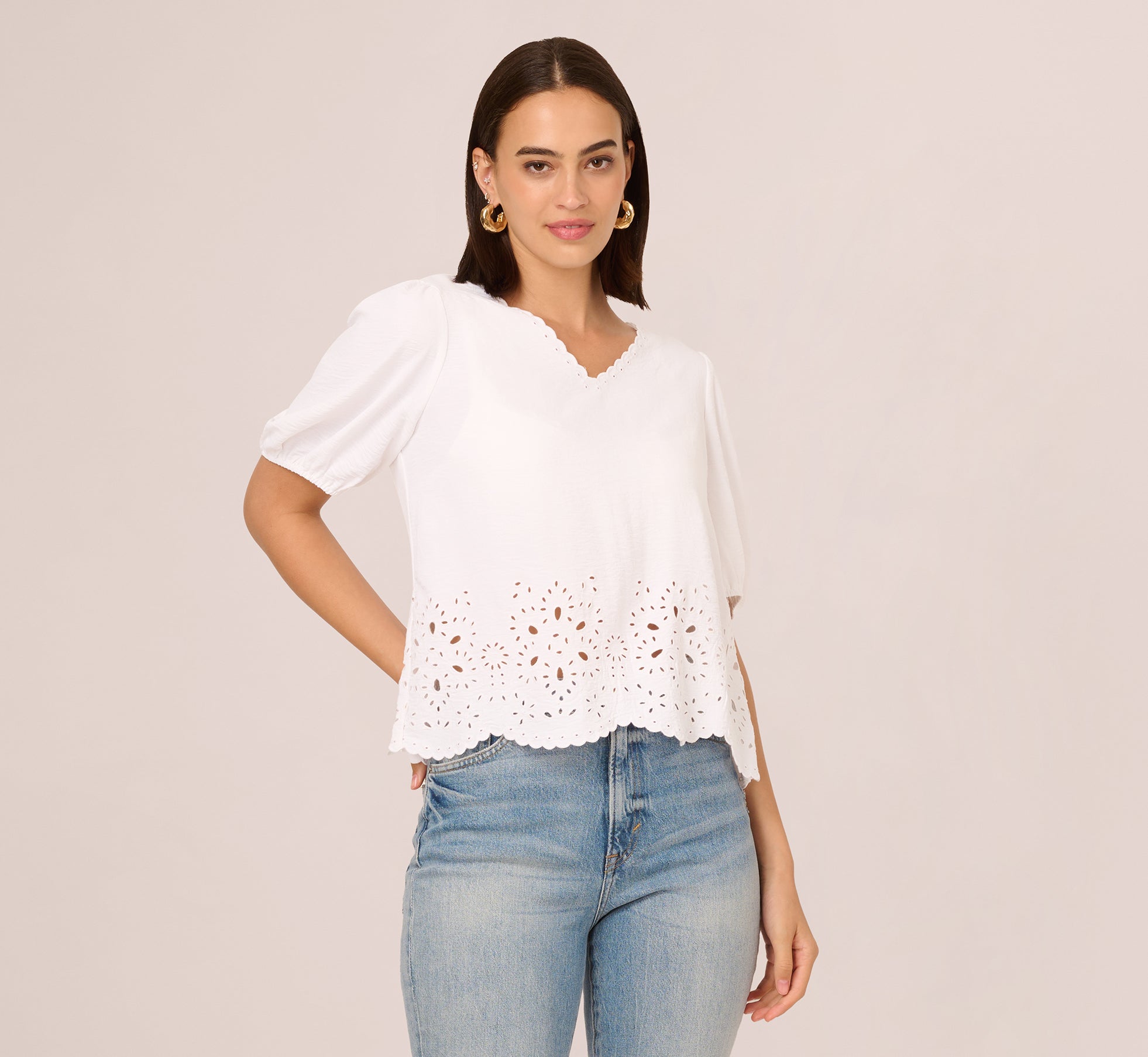Short Sleeve Scalloped Eyelet Top In White、mySite、solidvoid