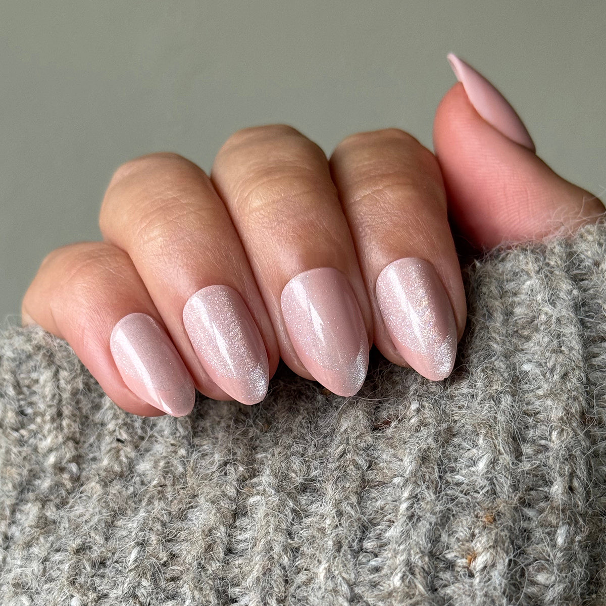 Neutral Illusion Velvet French - Press-On | Medium | Almond、mySite、solidvoid