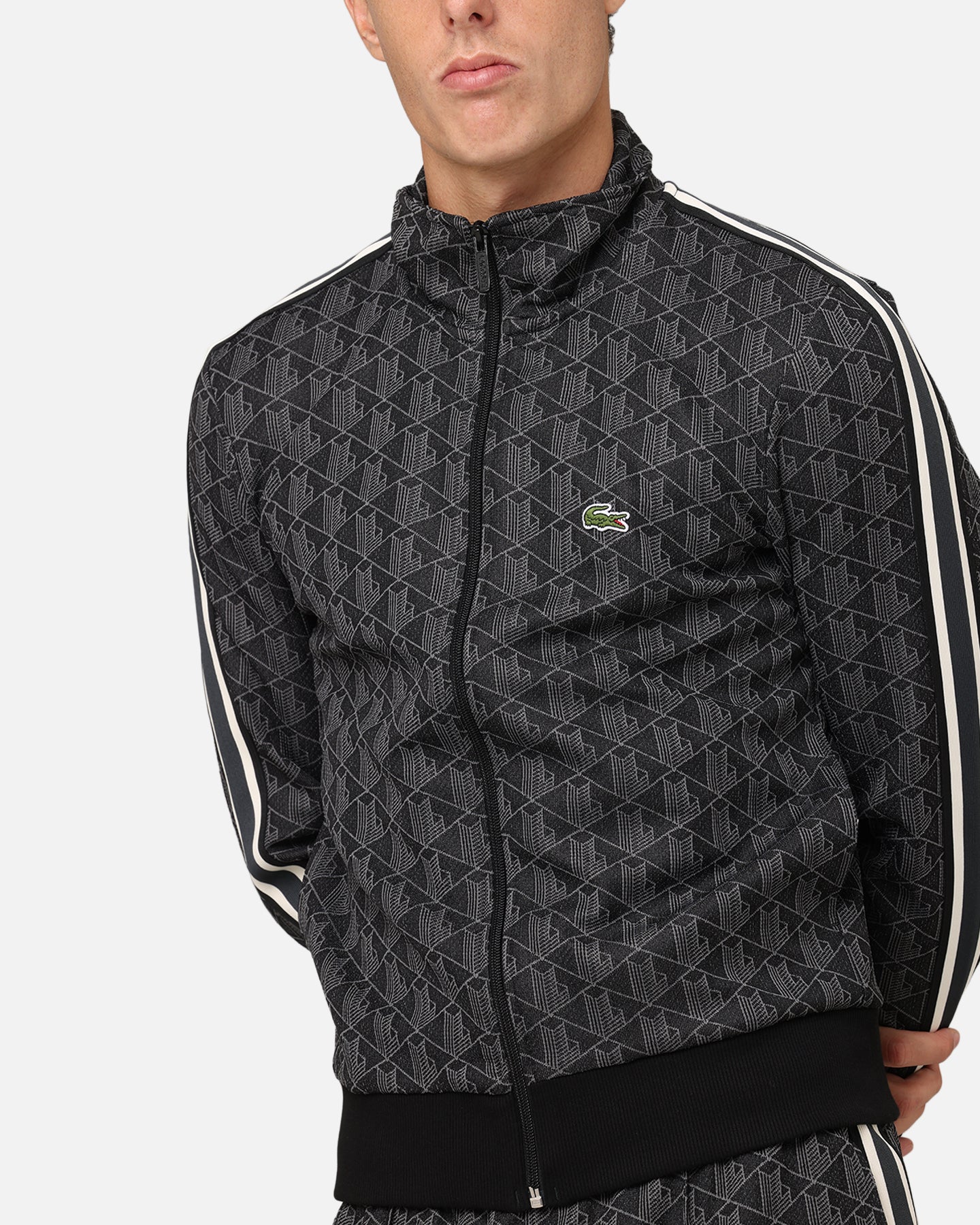 {product_title} - {shop_name}