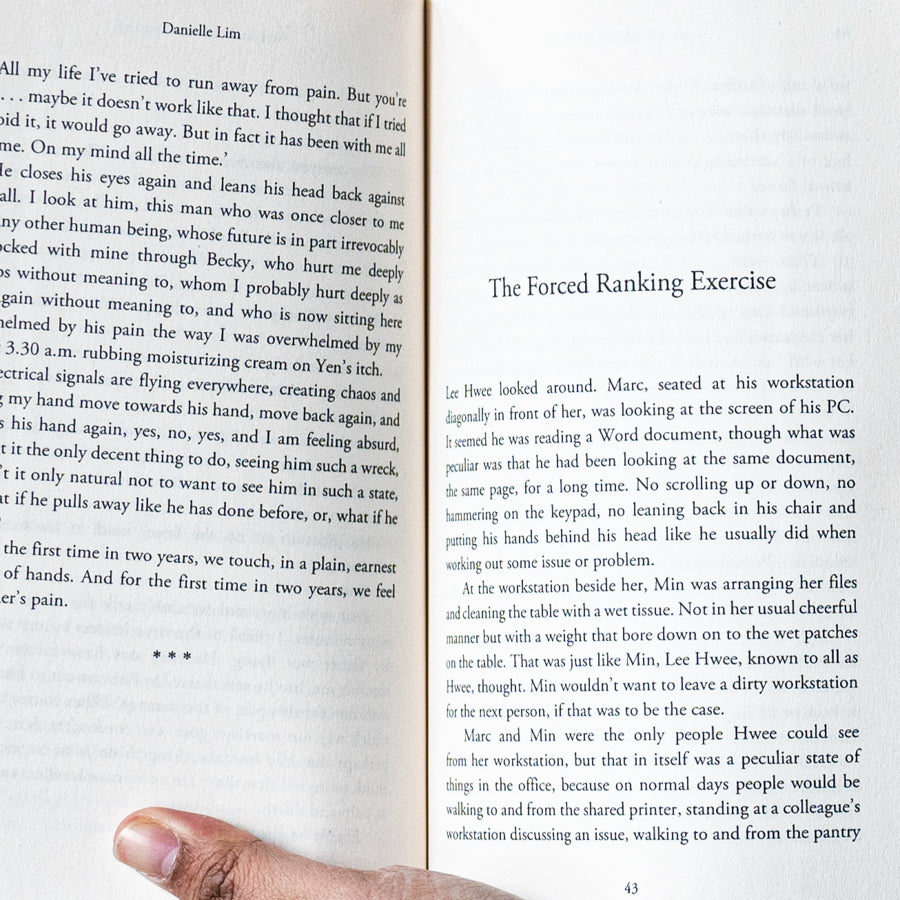 And Softly Go the Crossings: Short Stories、mySite、topwebapps