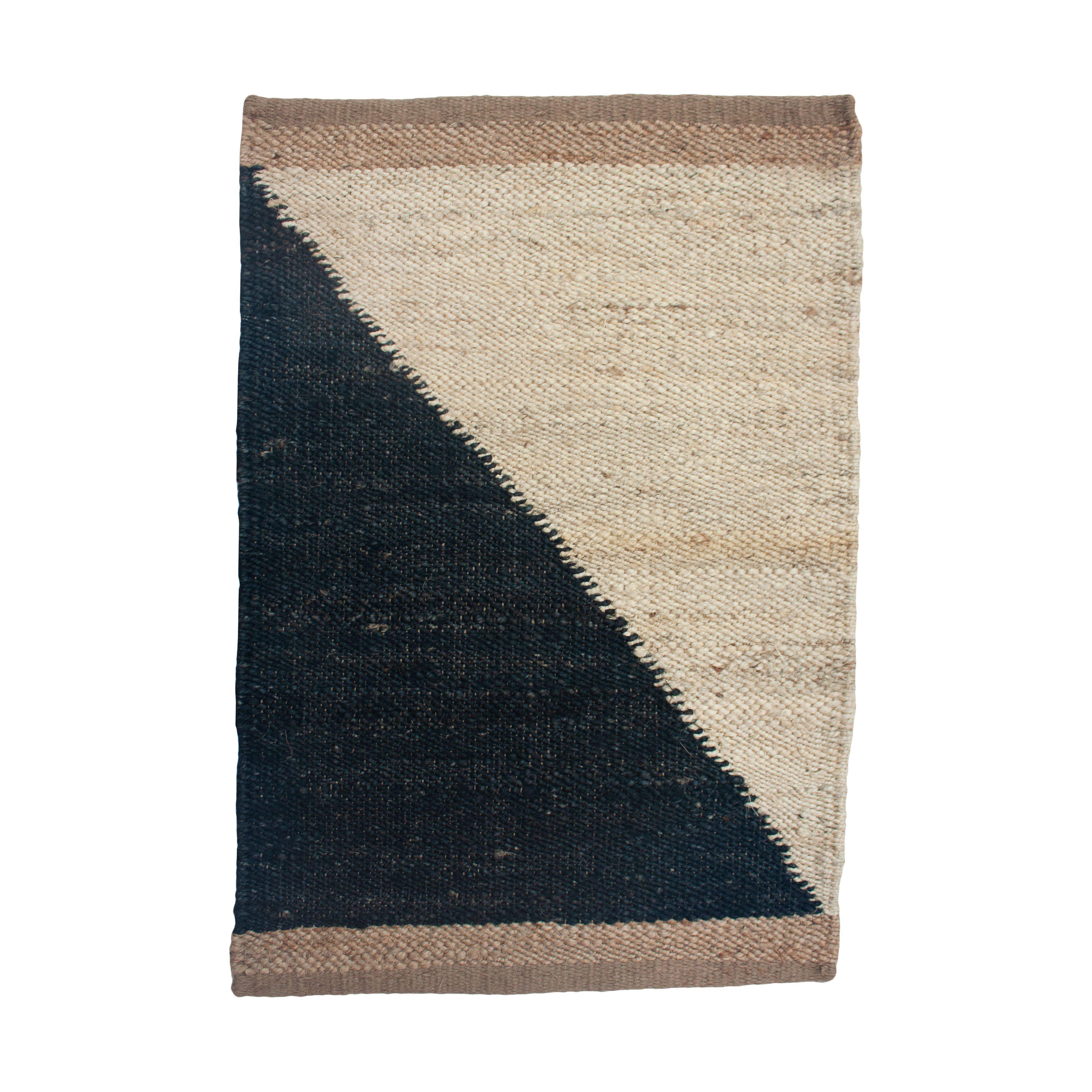 Margeaux Black and White Jute Rug、mySite、gigharbornorthrealestate