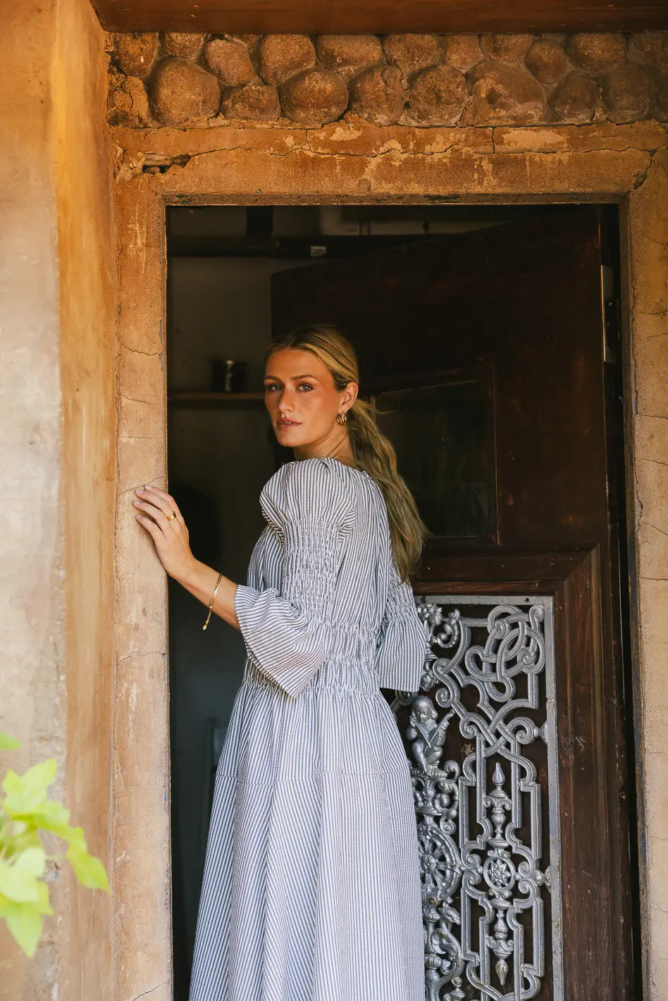 {product_title} - {shop_name}