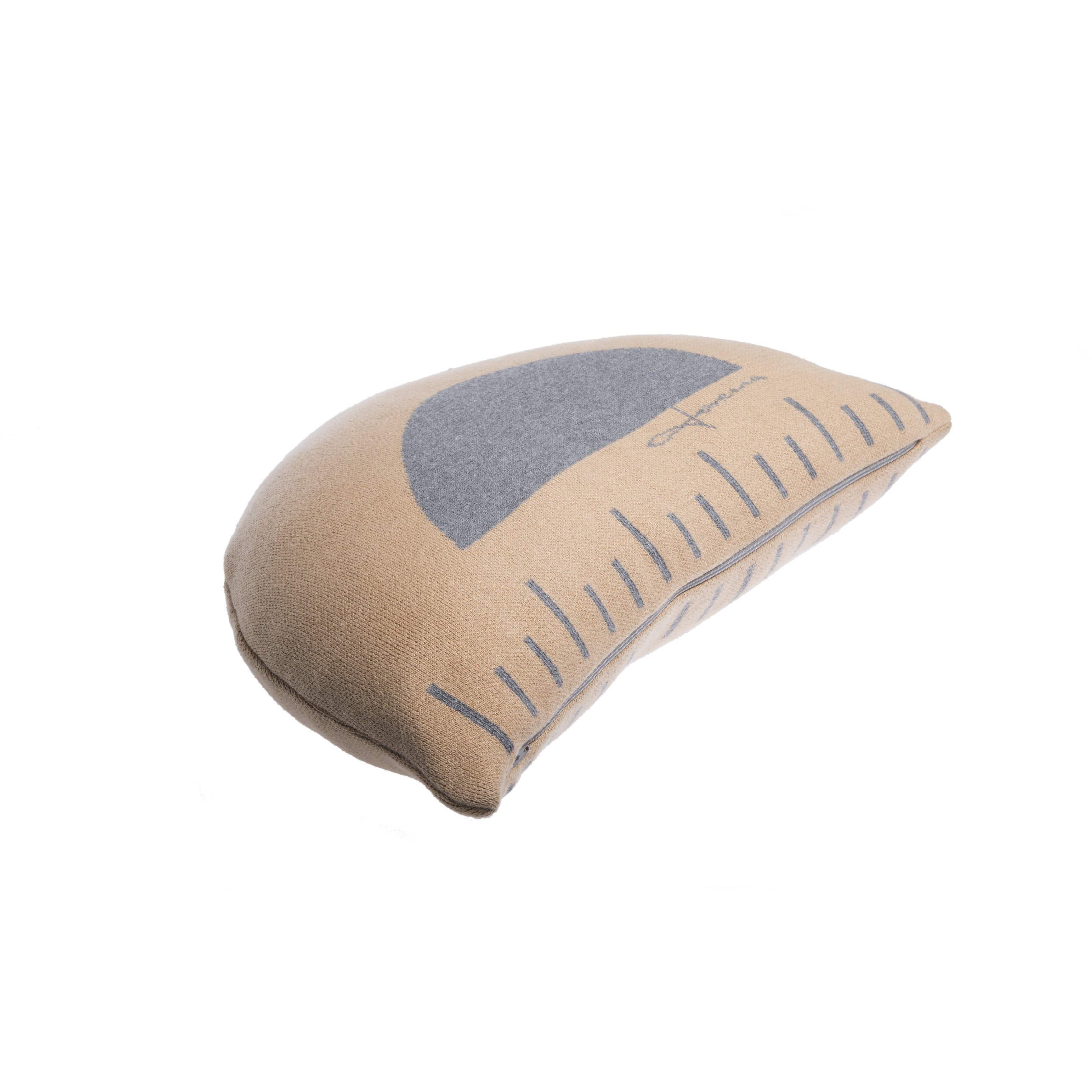 Ruler Knitted Cushion、mySite、gigharbornorthrealestate