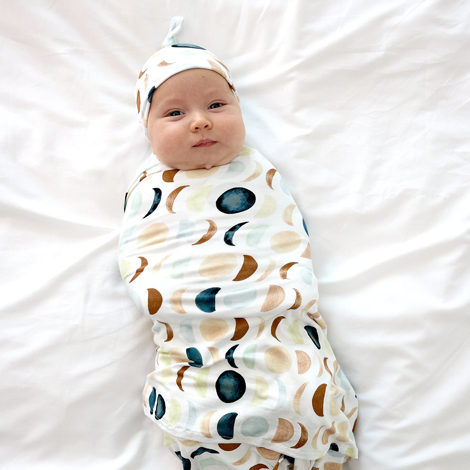 Luna Neutral Swaddle & Hat Set、mySite、g9winljtr