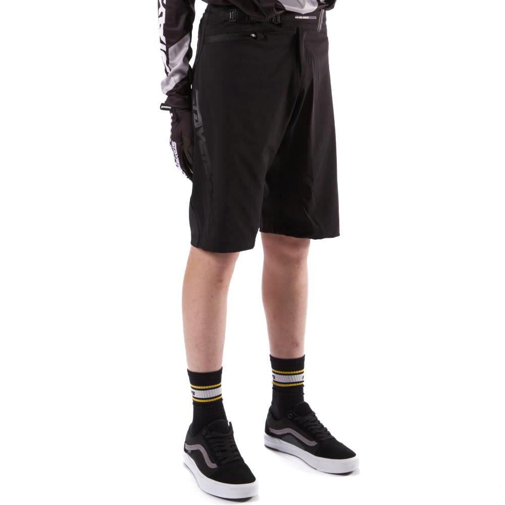  Stay Strong V2 Race Shorts - Black/Black、mySite、merchandisen