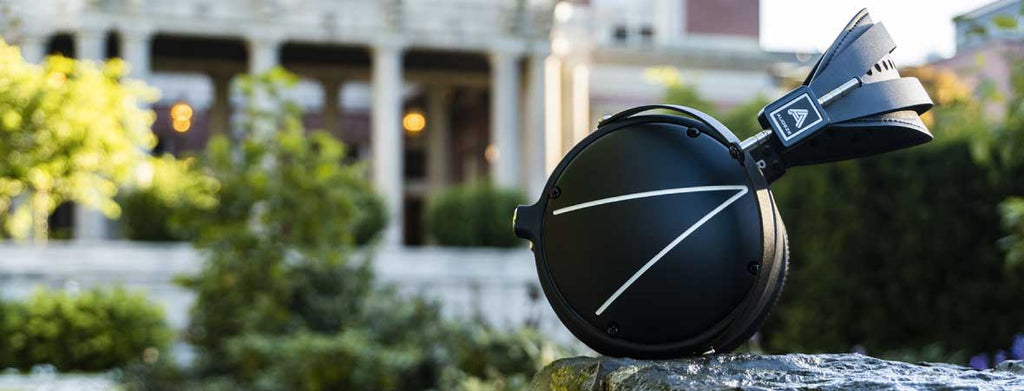 Headphone-Zone-Audeze-LCD2-Classic