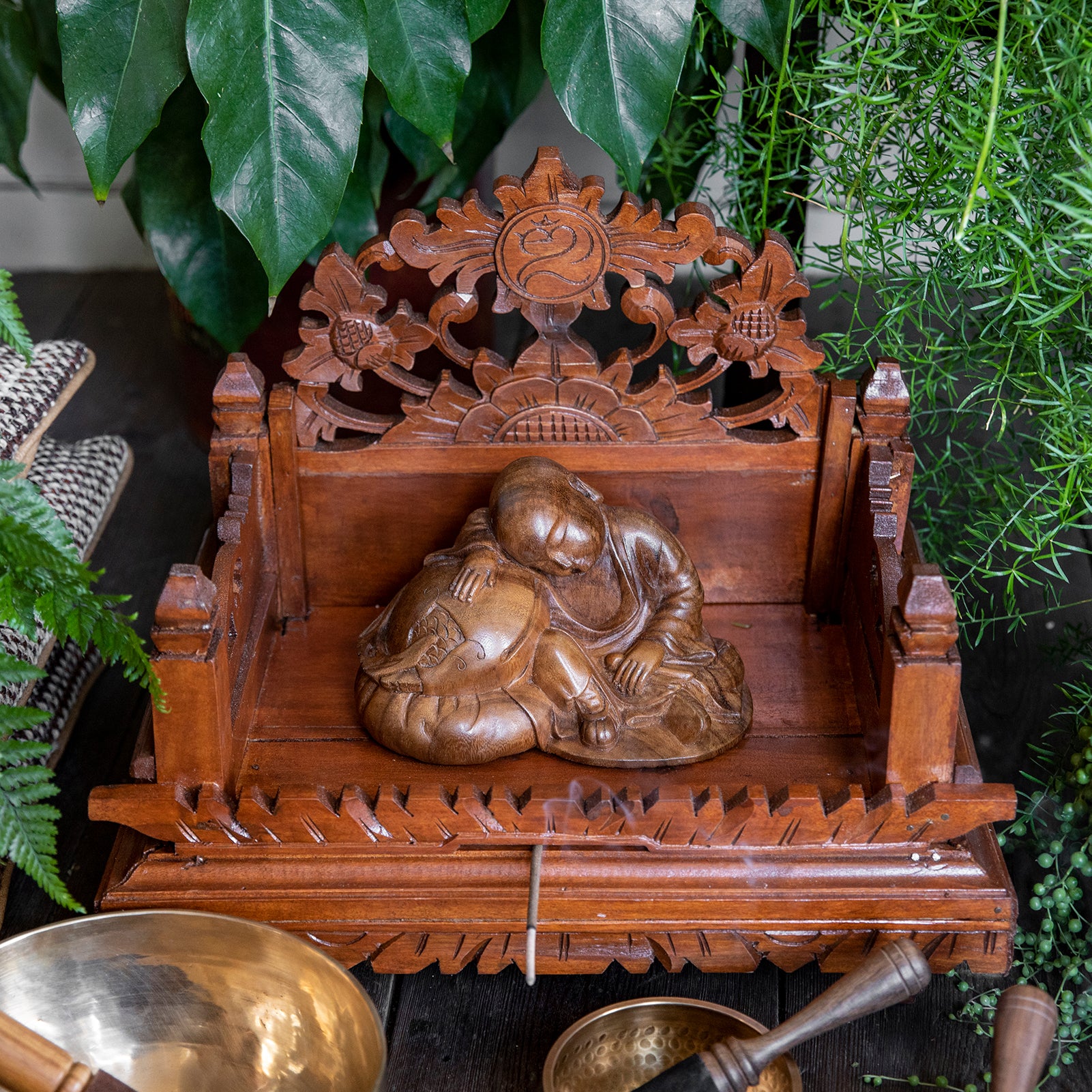 Wooden At Ease Monk Statue、mySite、topwebapps