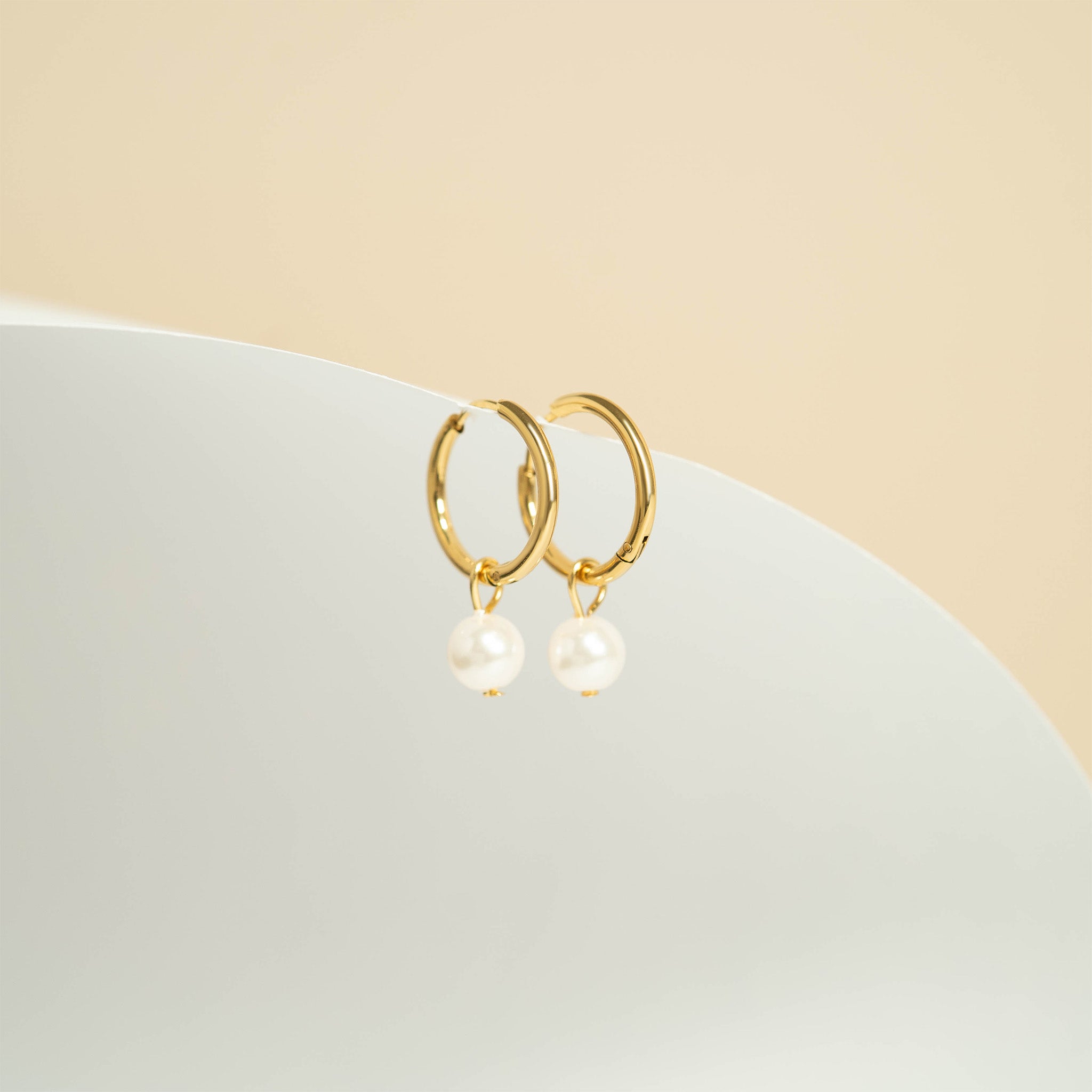 18K Gold PVD Stainless Steel Pearl Charm Huggie Hoop Earrings / ERJ0027、mySite、dreamappss