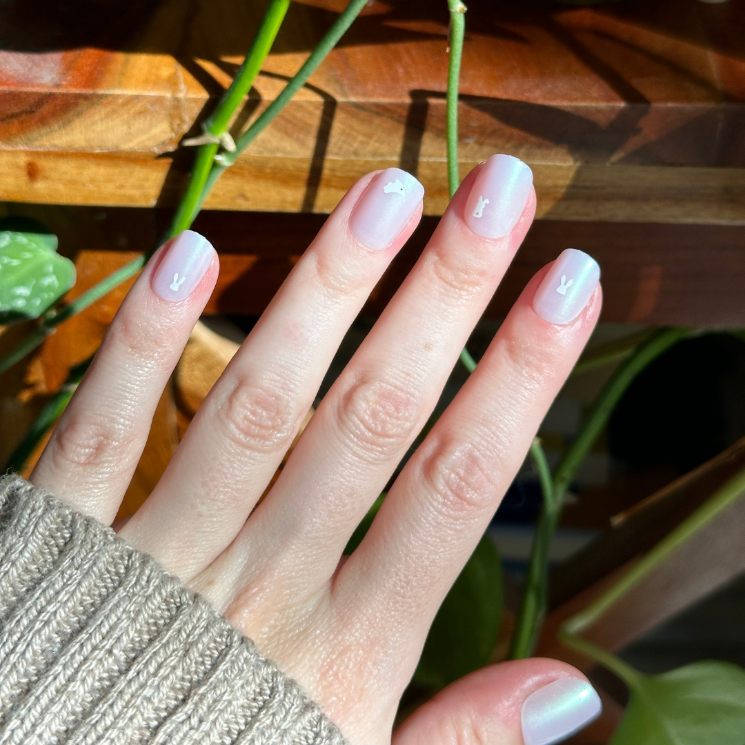 Shiny Hoppy Bunnies - Press-On | Extra Short | Squoval、mySite、solidvoid