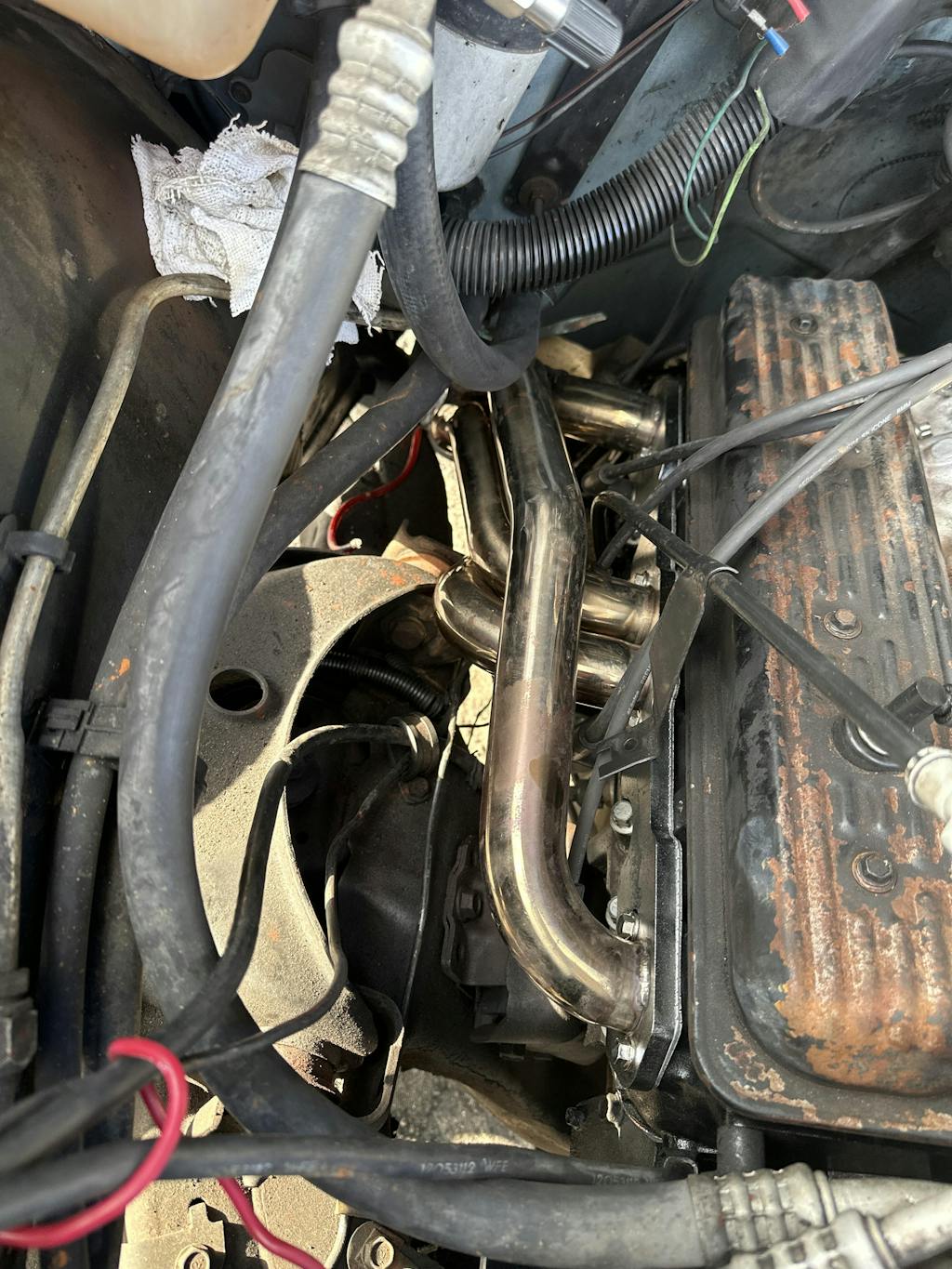 High performance 305 350 Chevy/GMC exhaust header installation solid diagram