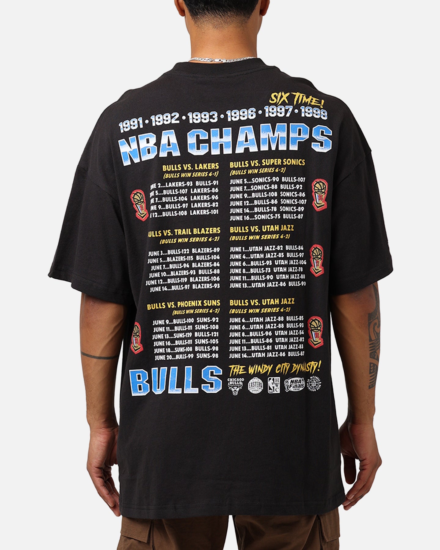 Mitchell & Ness Chicago Bulls Six Time T-Shirt Black、mySite、zt4zffjzw