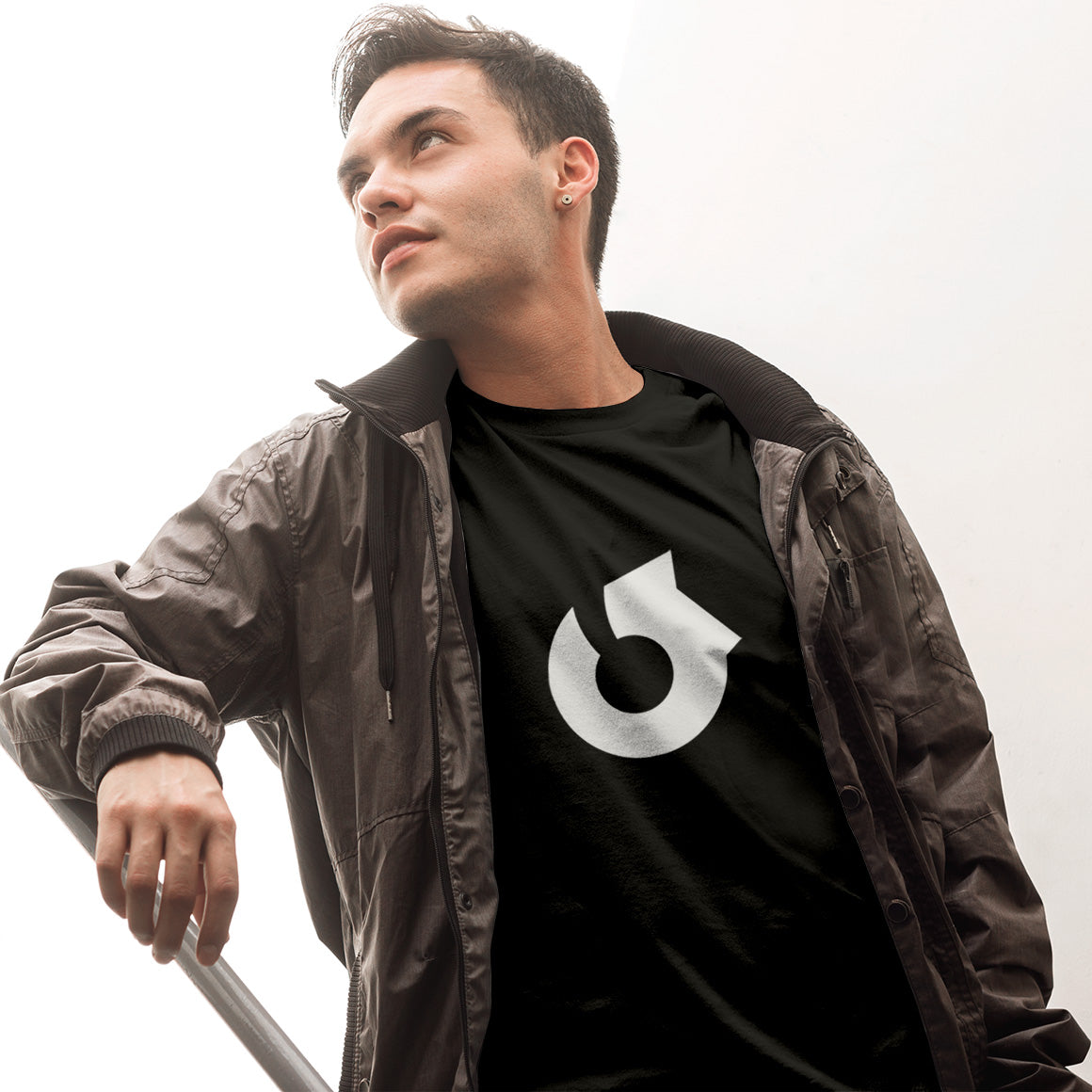  Headphone Zone Insignia T-Shirt、mySite、merchandisen