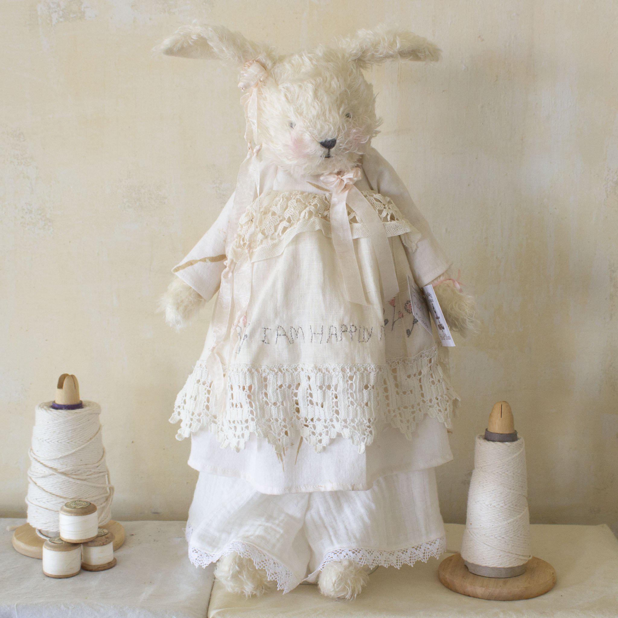 RETIRED - Hutch Studio - Happily I Hop - One Of A Kind Bunny、mySite、g9winljtr