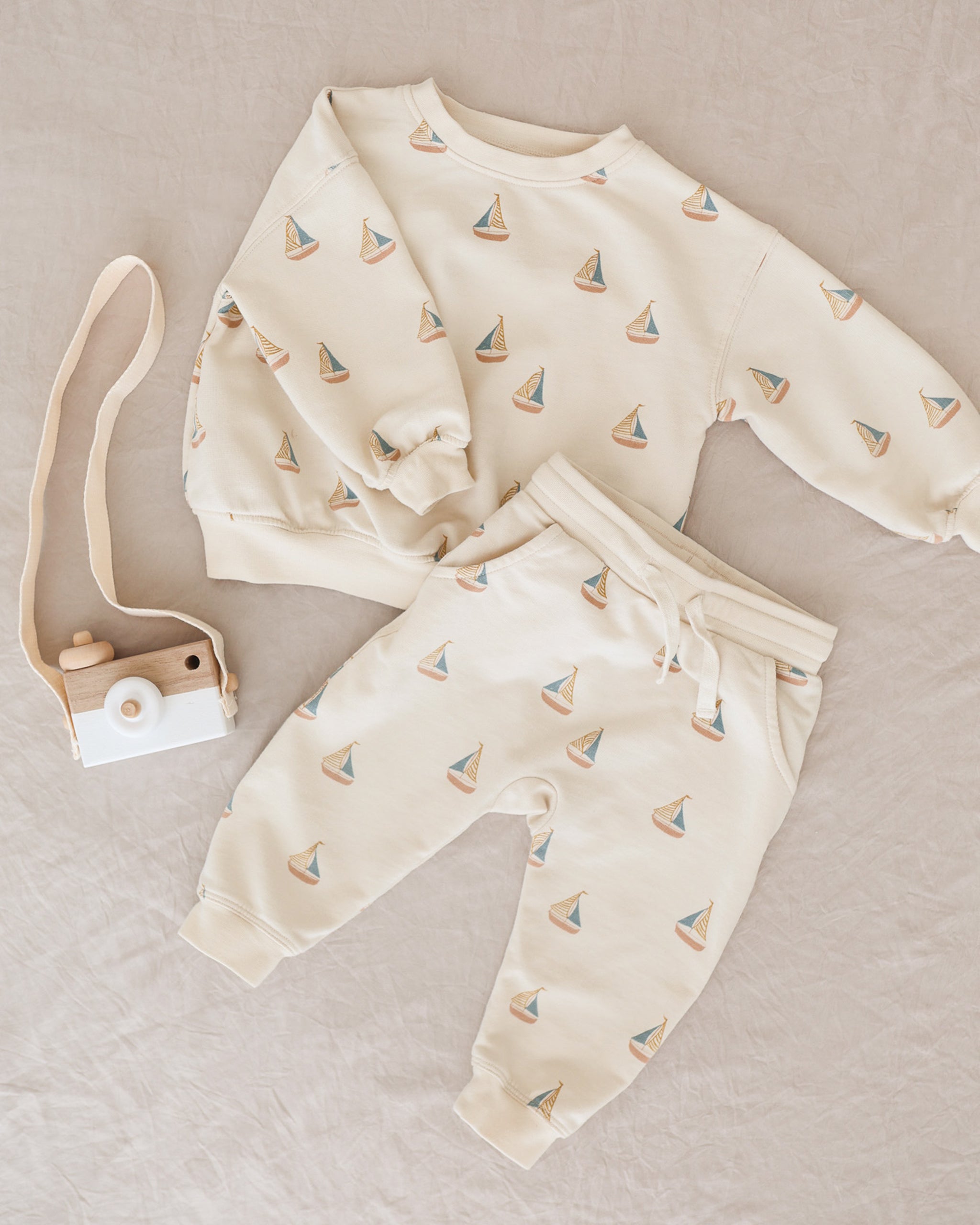  Sweatshirt || Sailboats、mySite、layawaytickets