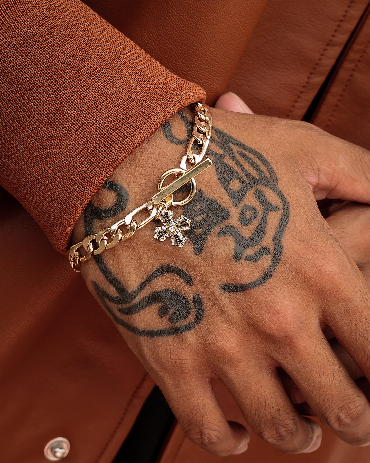 Wild for the Weekend T Bar Cross Bracelet Gold、mySite、zt4zffjzw