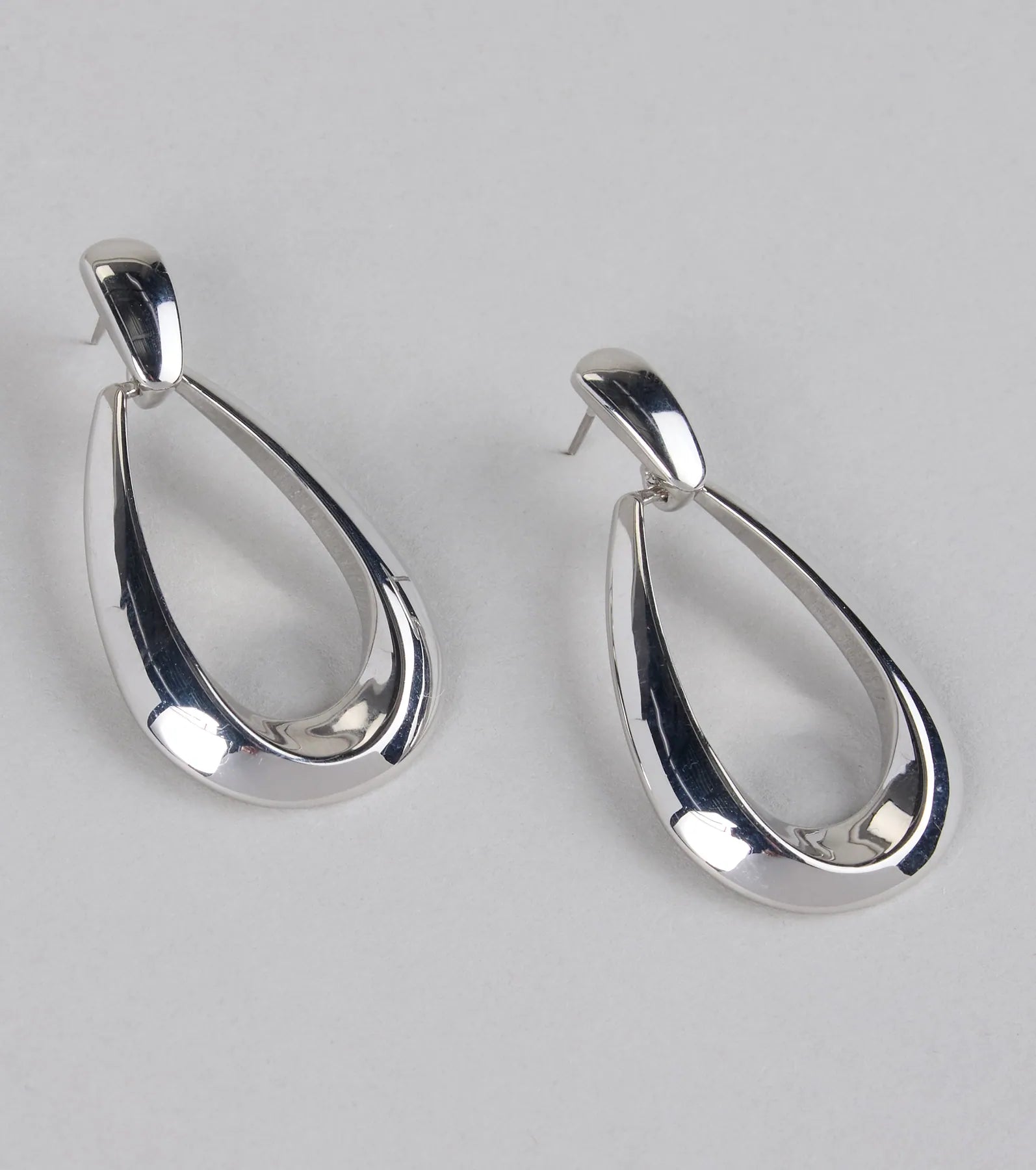  Instant It-Girl Door Knocker Earrings、mySite、justintrudeaud