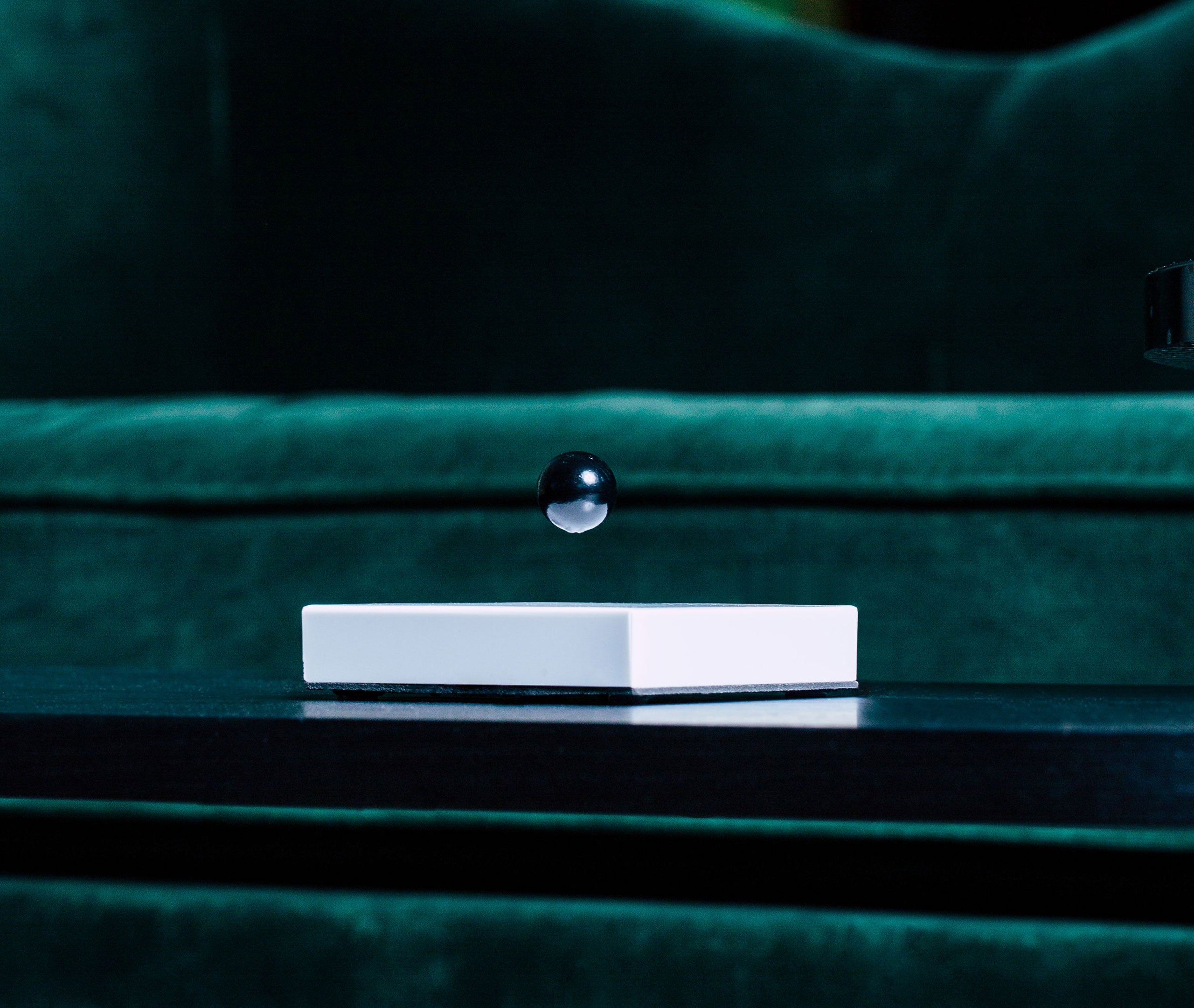 Buda Ball - White、mySite、topwebapps