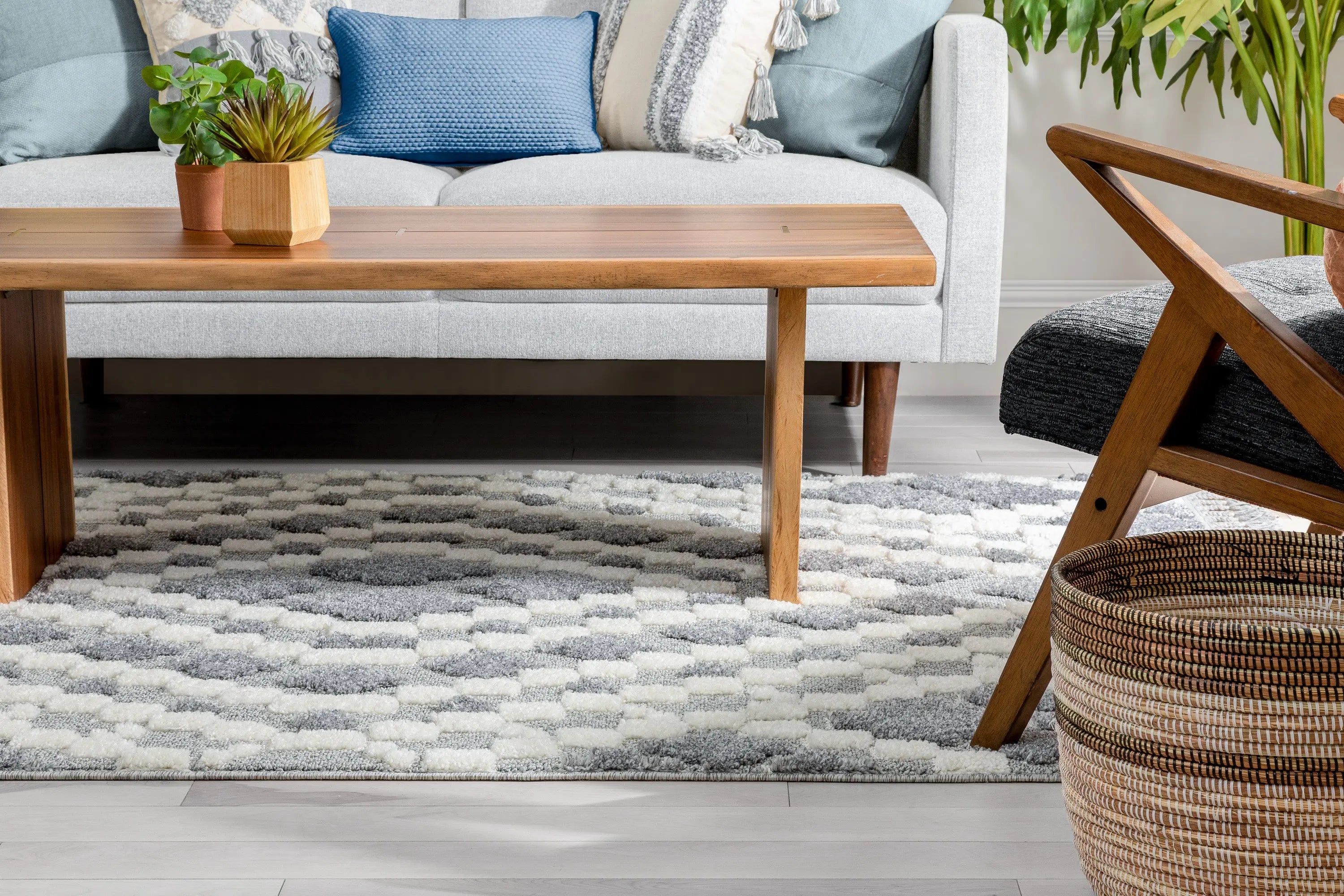Melanie Contemporary Medallion Diamond Pattern Grey Cream High-Low Textured Rug、mySite、gigharbornorthrealestate