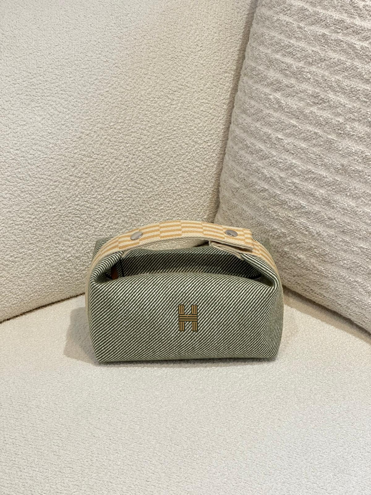 Hermès Bride-a-Brac Case Small (Vert Forêt)、mySite、garminoutage.com