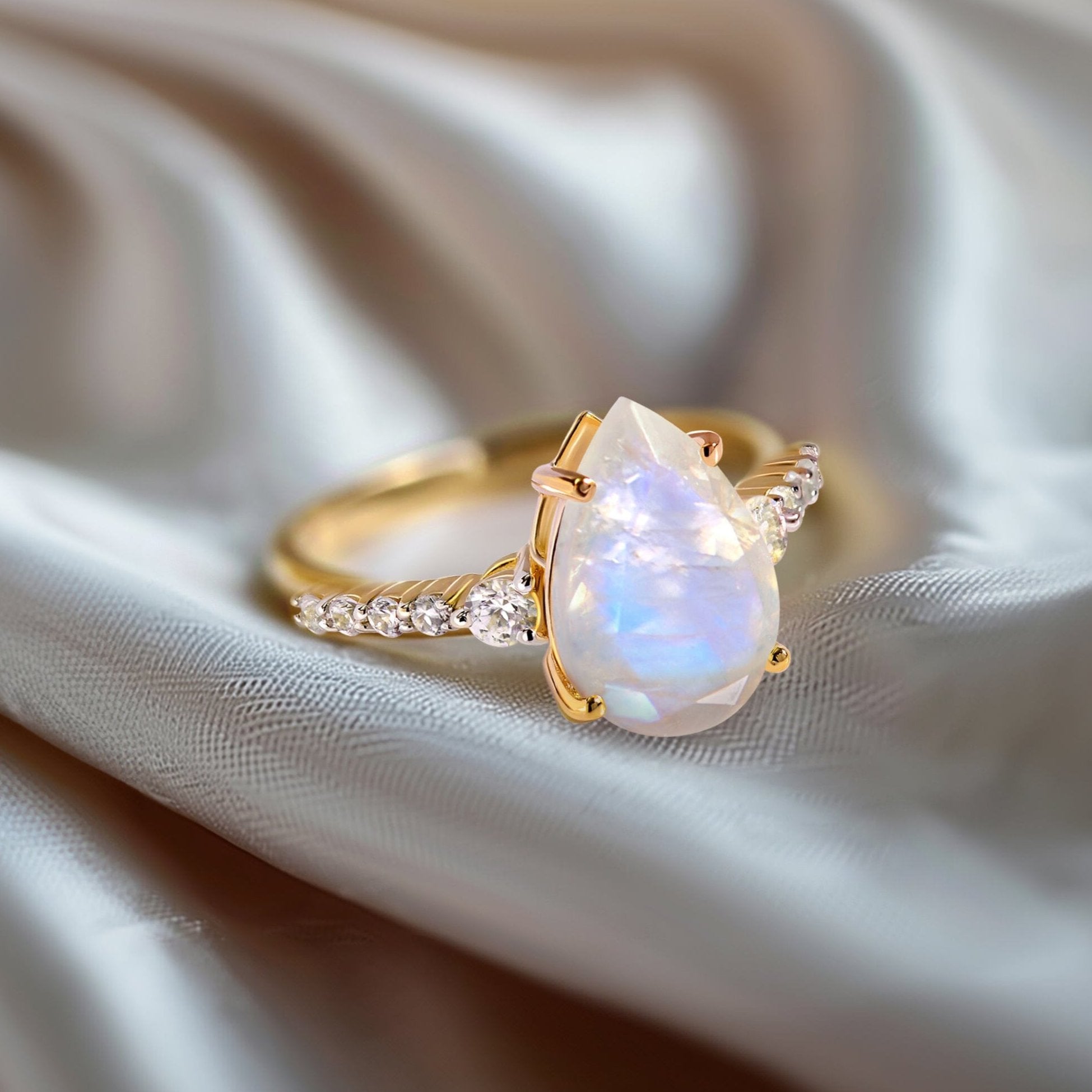 Moonstone Lab Diamond Ring - Queen Of Lustre、mySite、hinf8tx79