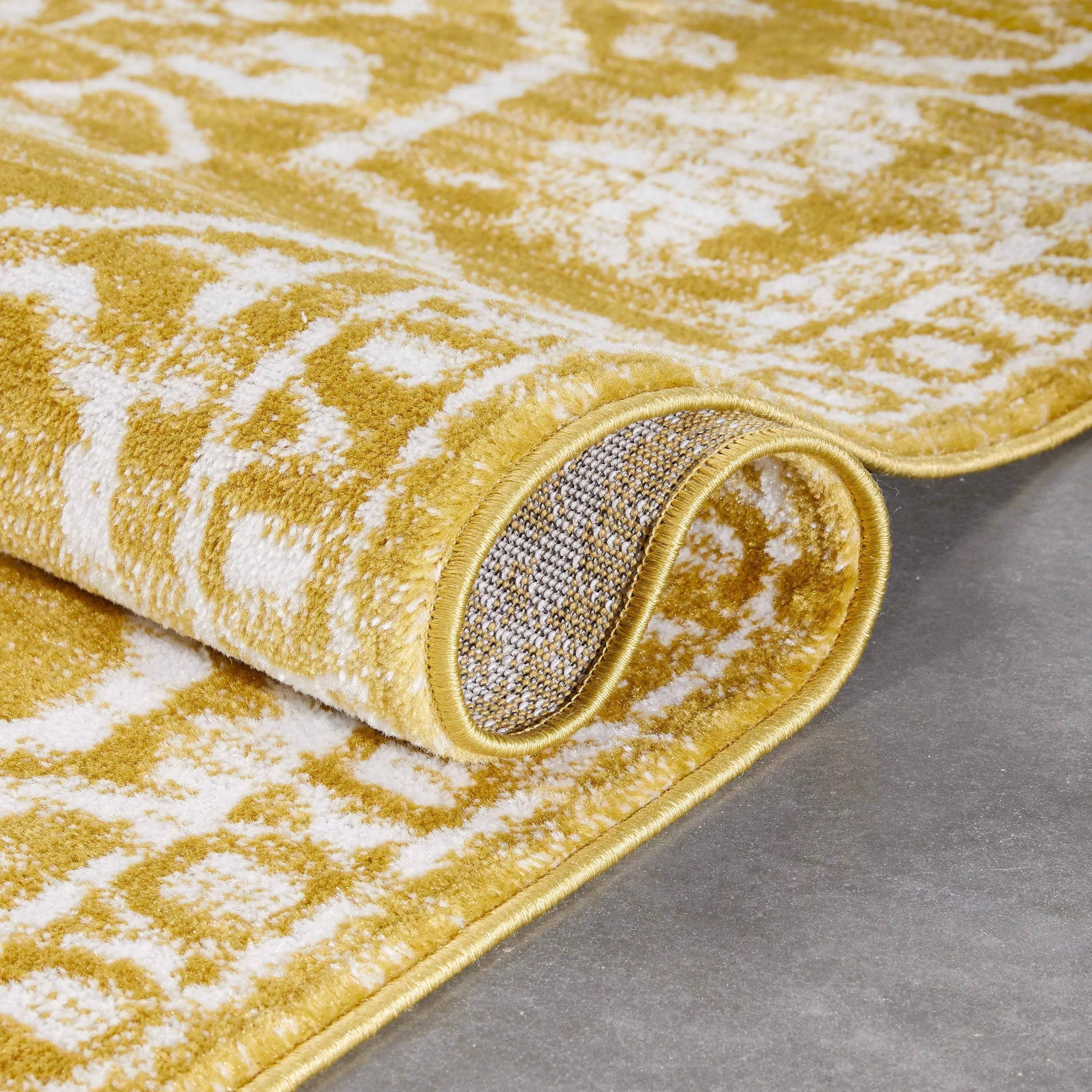 Disa Vintage Medallion Gold Soft Rug By Chill Rugs、mySite、gigharbornorthrealestate