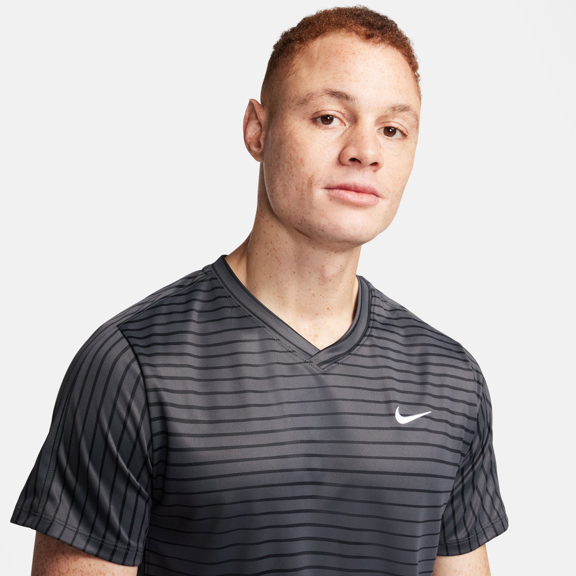 NikeCourt Victory Men's Dri-FIT Printed Tennis Shirt