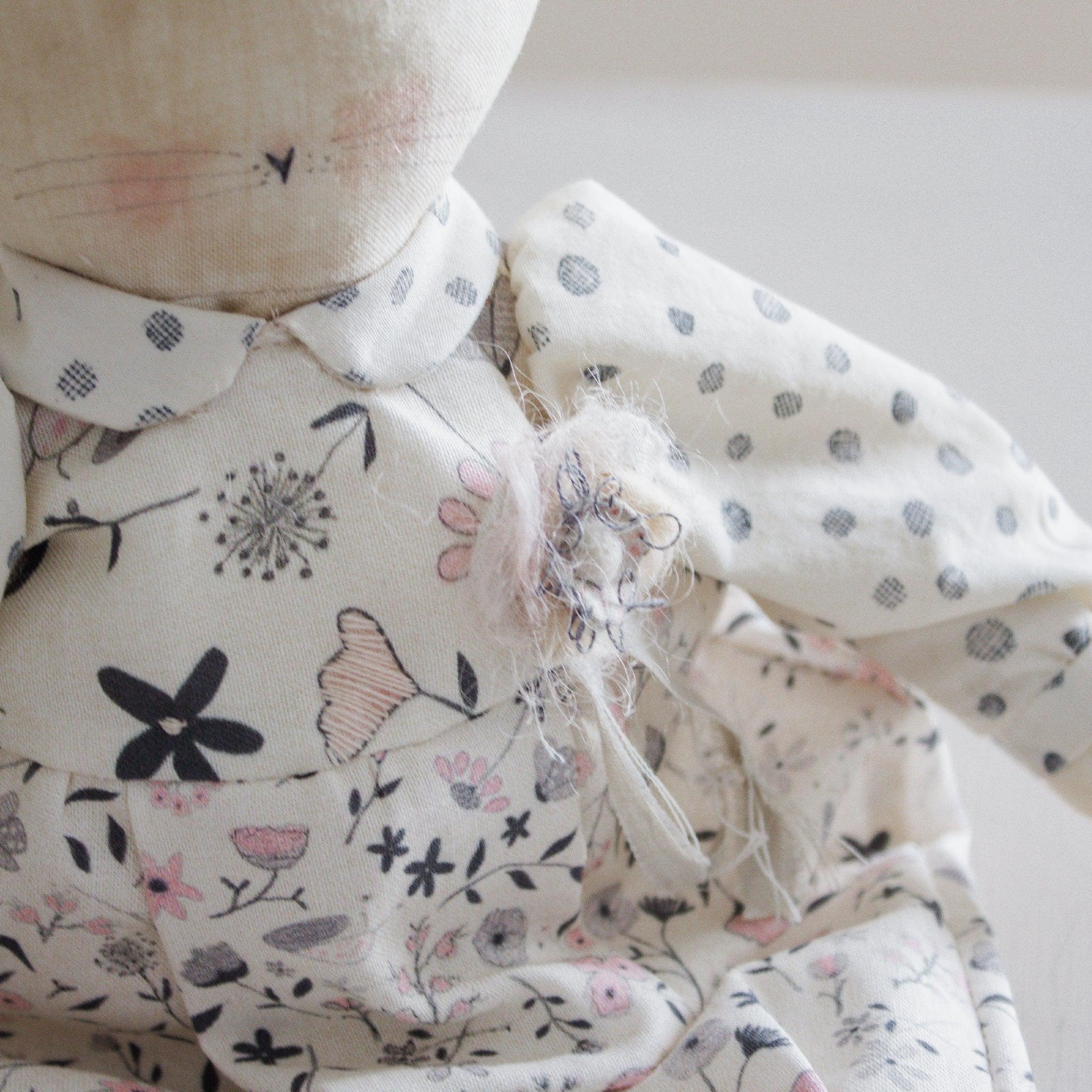 RETIRED - Hutch Studio Original - Gaye Bouquet - Hand-Crafted Cotton Bunny、mySite、g9winljtr