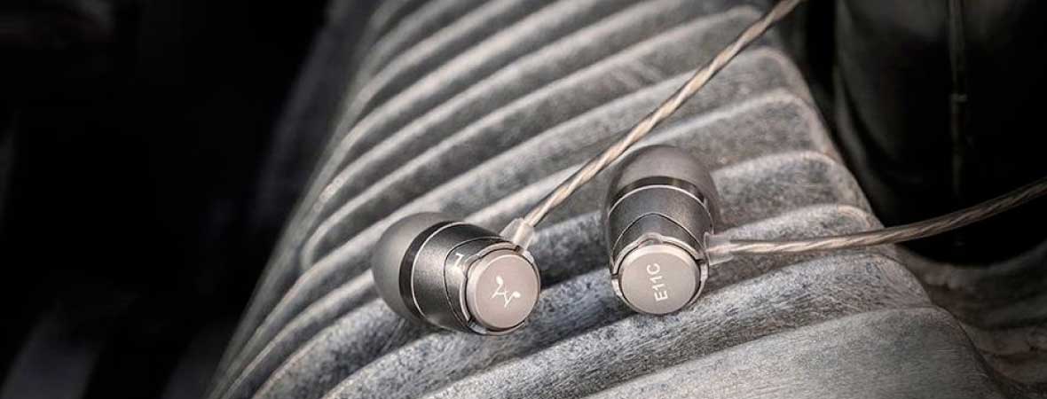 Headphone-Zone-SoundMAGIC-E11C
